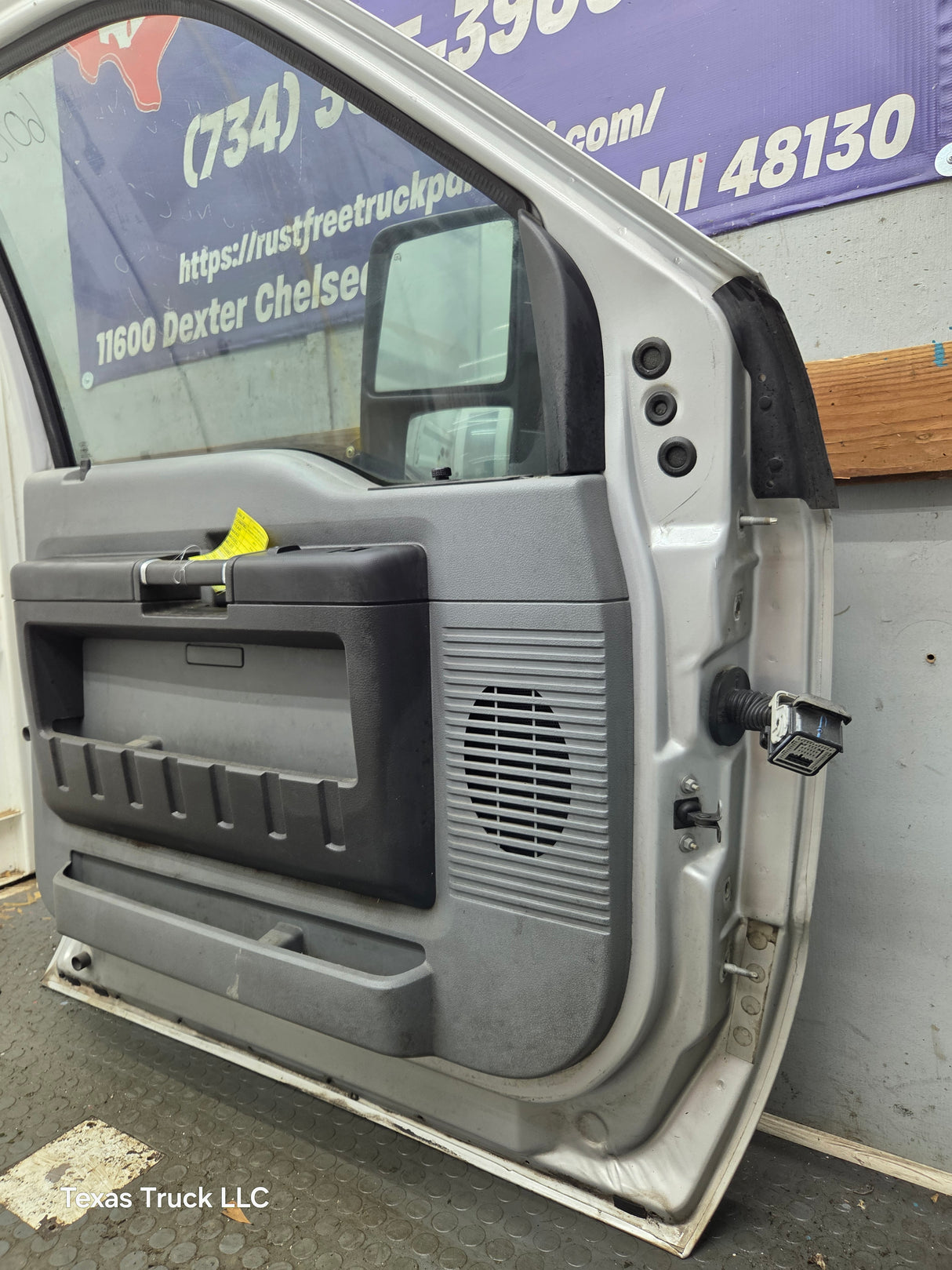 2012-2016 Ford Super Duty LH Driver Side Front Door F250 F350 F450 F550