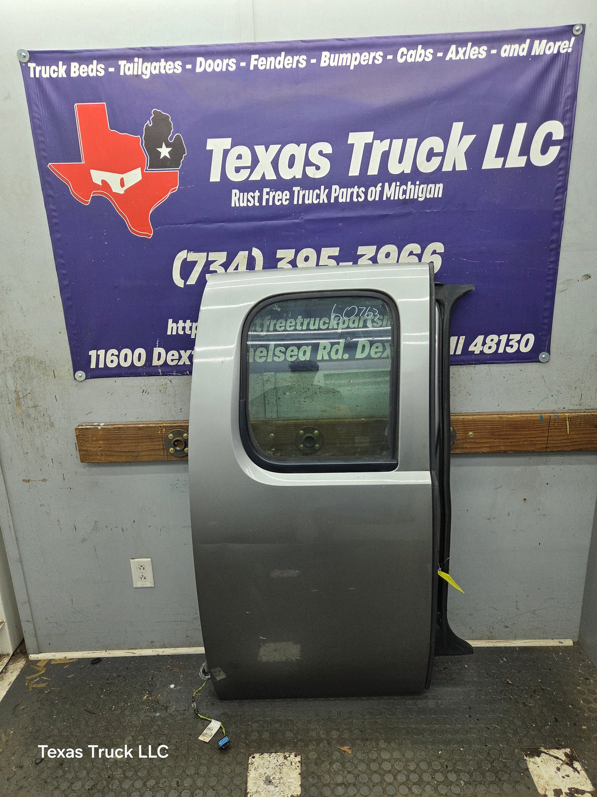 2007-2013 Chevrolet Silverado / GMC Sierra 1500 2500 3500 HD Passenger side Extended Cab RH Rear Door