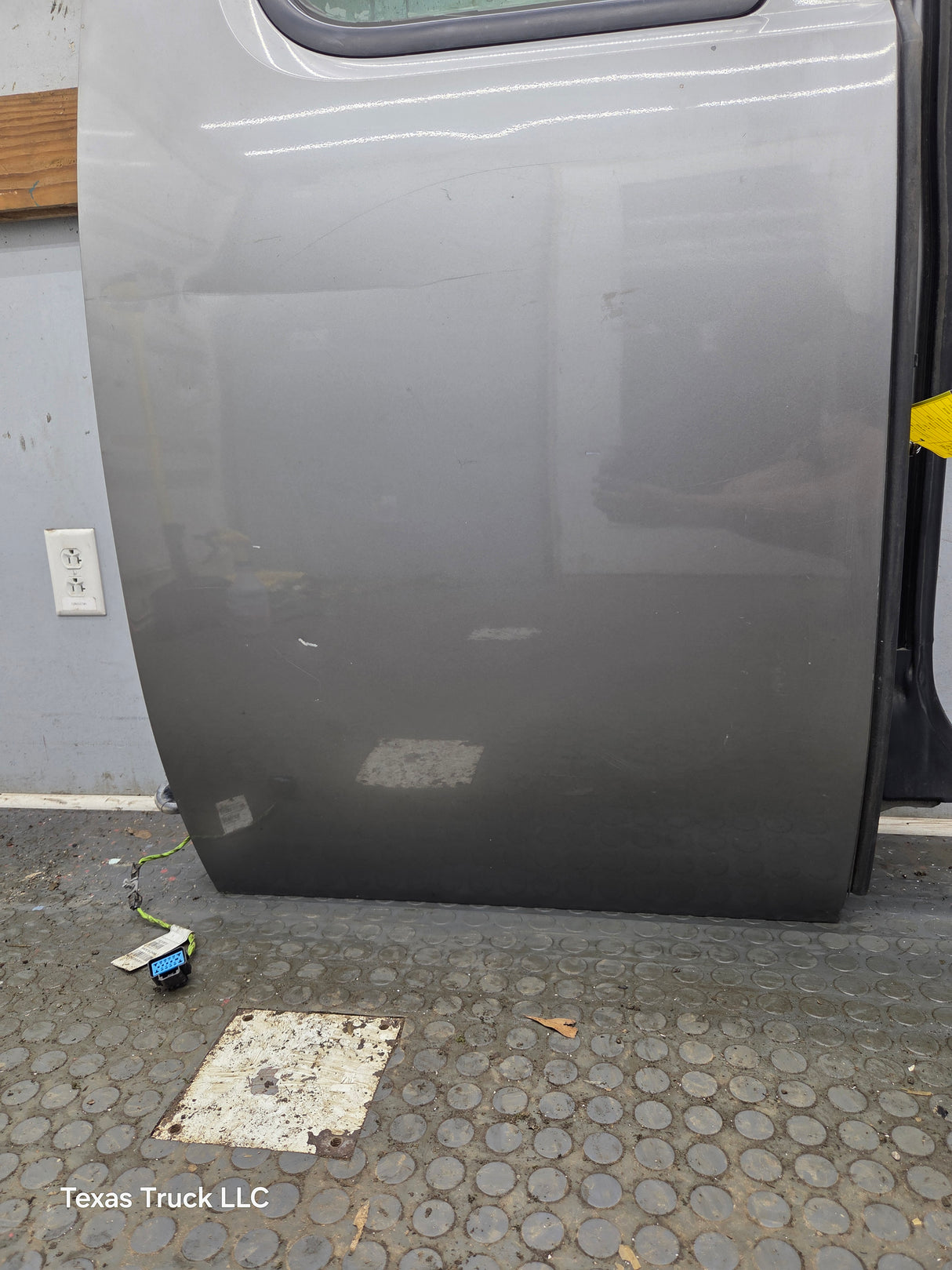 2007-2013 Chevrolet Silverado / GMC Sierra 1500 2500 3500 HD Passenger side Extended Cab RH Rear Door