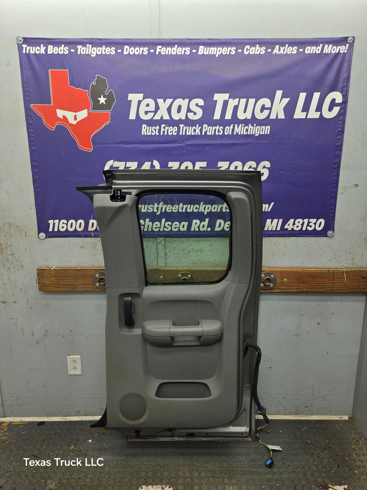 2007-2013 Chevrolet Silverado / GMC Sierra 1500 2500 3500 HD Passenger side Extended Cab RH Rear Door