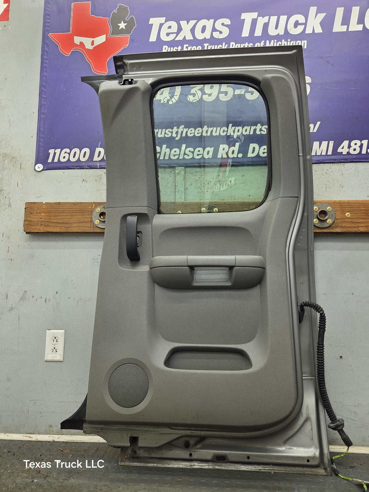 2007-2013 Chevrolet Silverado / GMC Sierra 1500 2500 3500 HD Passenger side Extended Cab RH Rear Door
