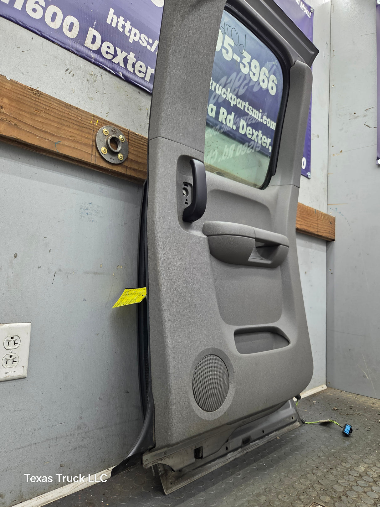 2007-2013 Chevrolet Silverado / GMC Sierra 1500 2500 3500 HD Passenger side Extended Cab RH Rear Door