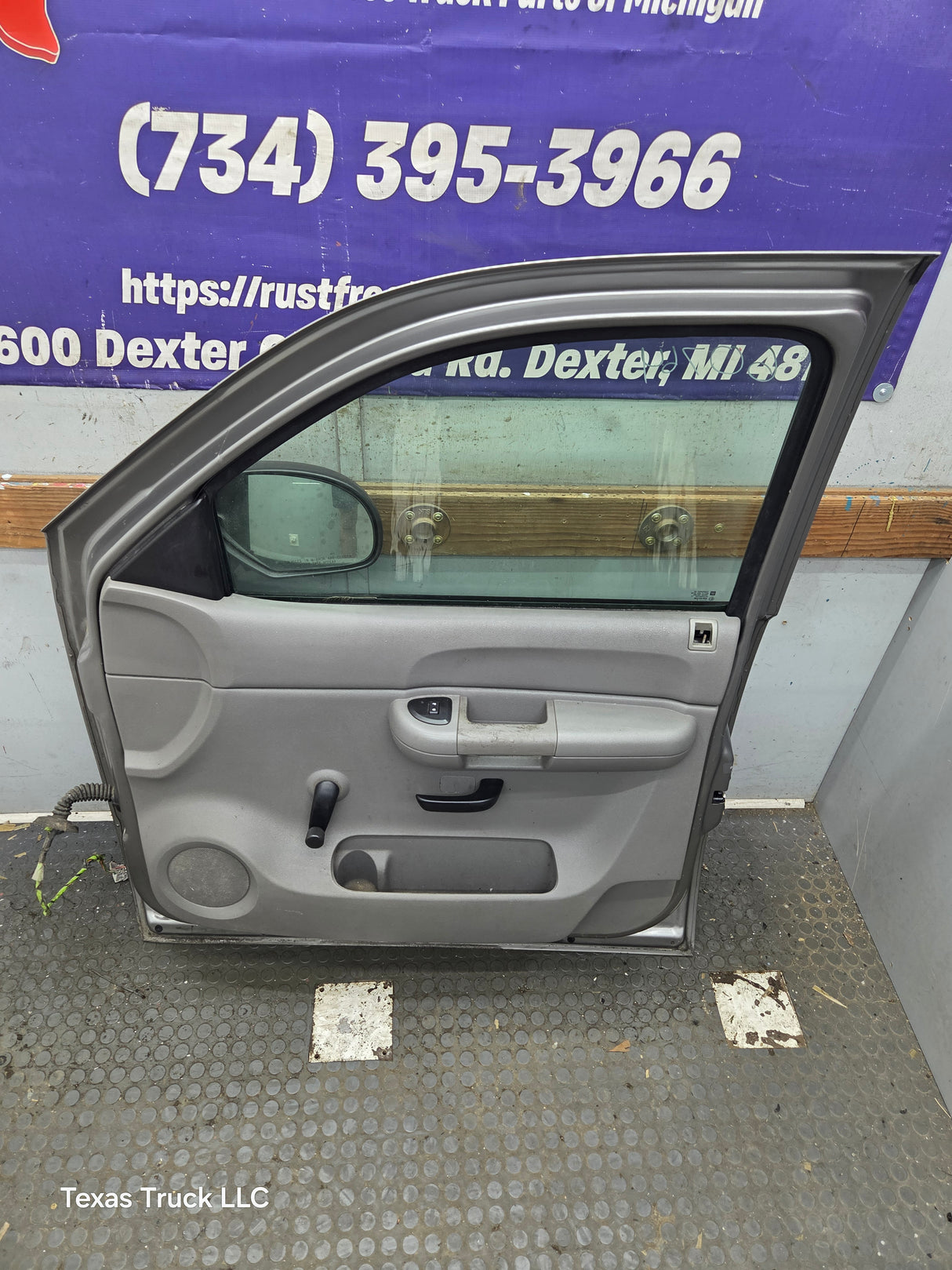 2007-2013 Chevrolet Silverado / GMC Sierra 1500 2500 3500 HD RH Front Passenger Side Door