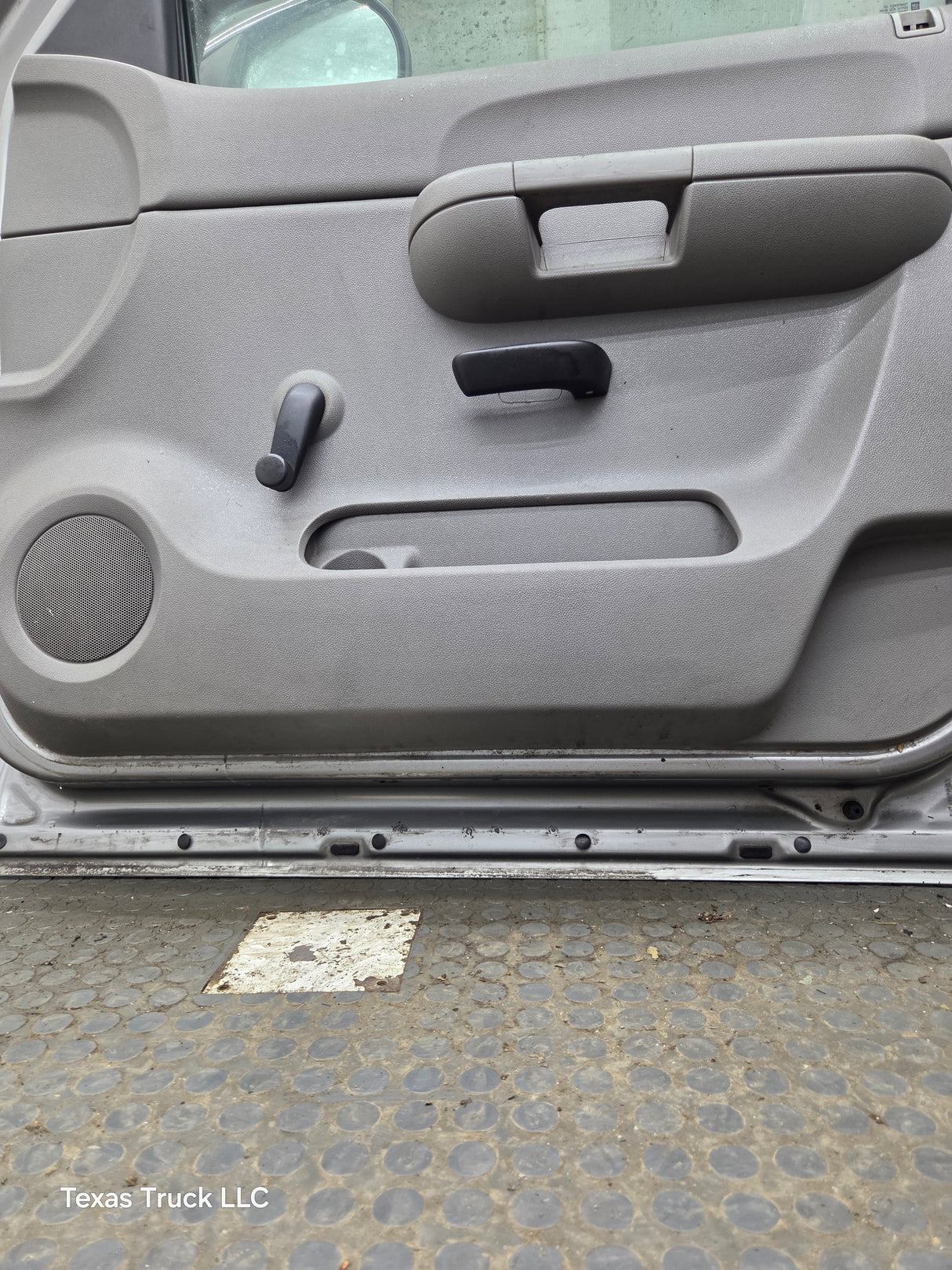 2007-2013 Chevrolet Silverado / GMC Sierra 1500 2500 3500 HD RH Front Passenger Side Door