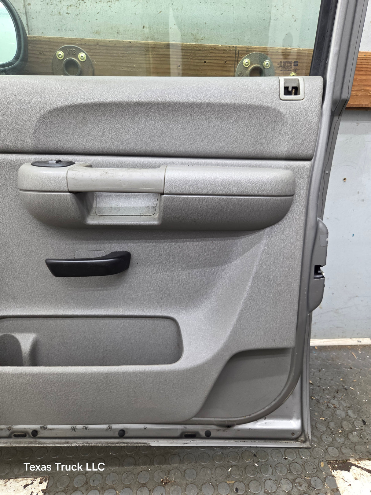 2007-2013 Chevrolet Silverado / GMC Sierra 1500 2500 3500 HD RH Front Passenger Side Door