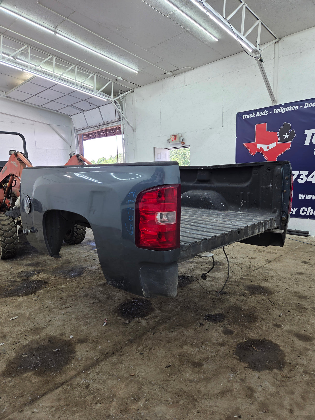 2007-2013 Chevrolet Silverado 1500 2500 3500 HD 6' 6" Short Truck