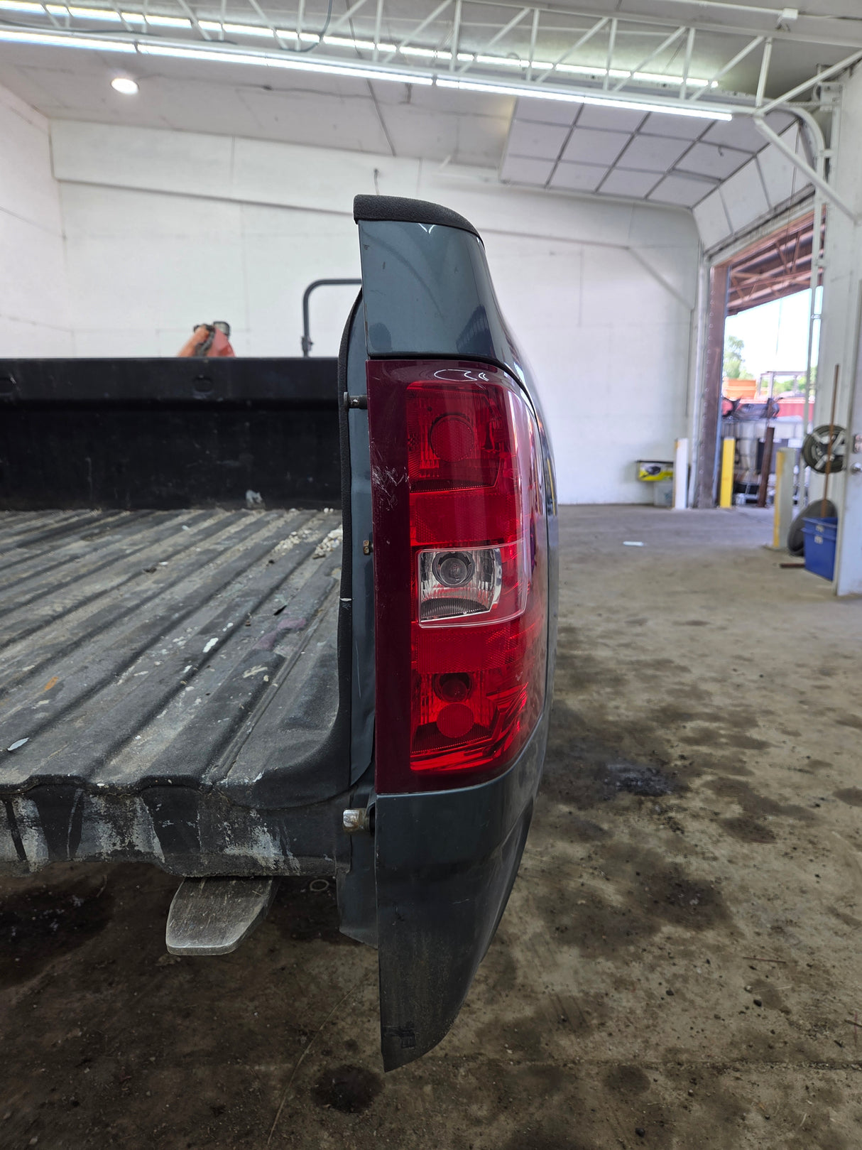 2007-2013 Chevrolet Silverado 1500 2500 3500 HD 6' 6" Short Truck