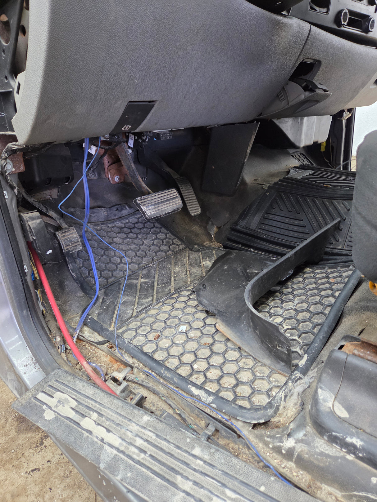 2007-2013 Chevrolet Silverado / GMC Sierra 1500 2500 3500 HD Extended Cab