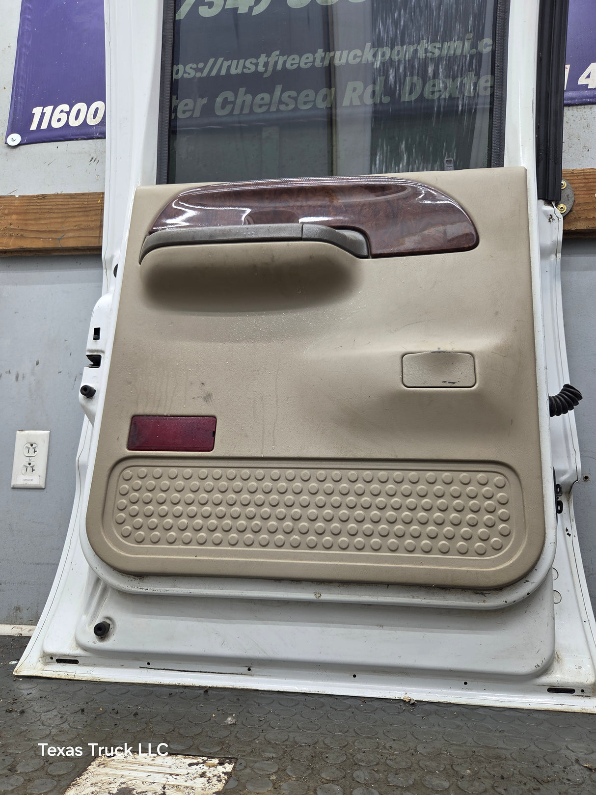 1999-2011 Ford Super Duty LH Driver Side Rear Crew Cab Door F250 F350 F450 F550