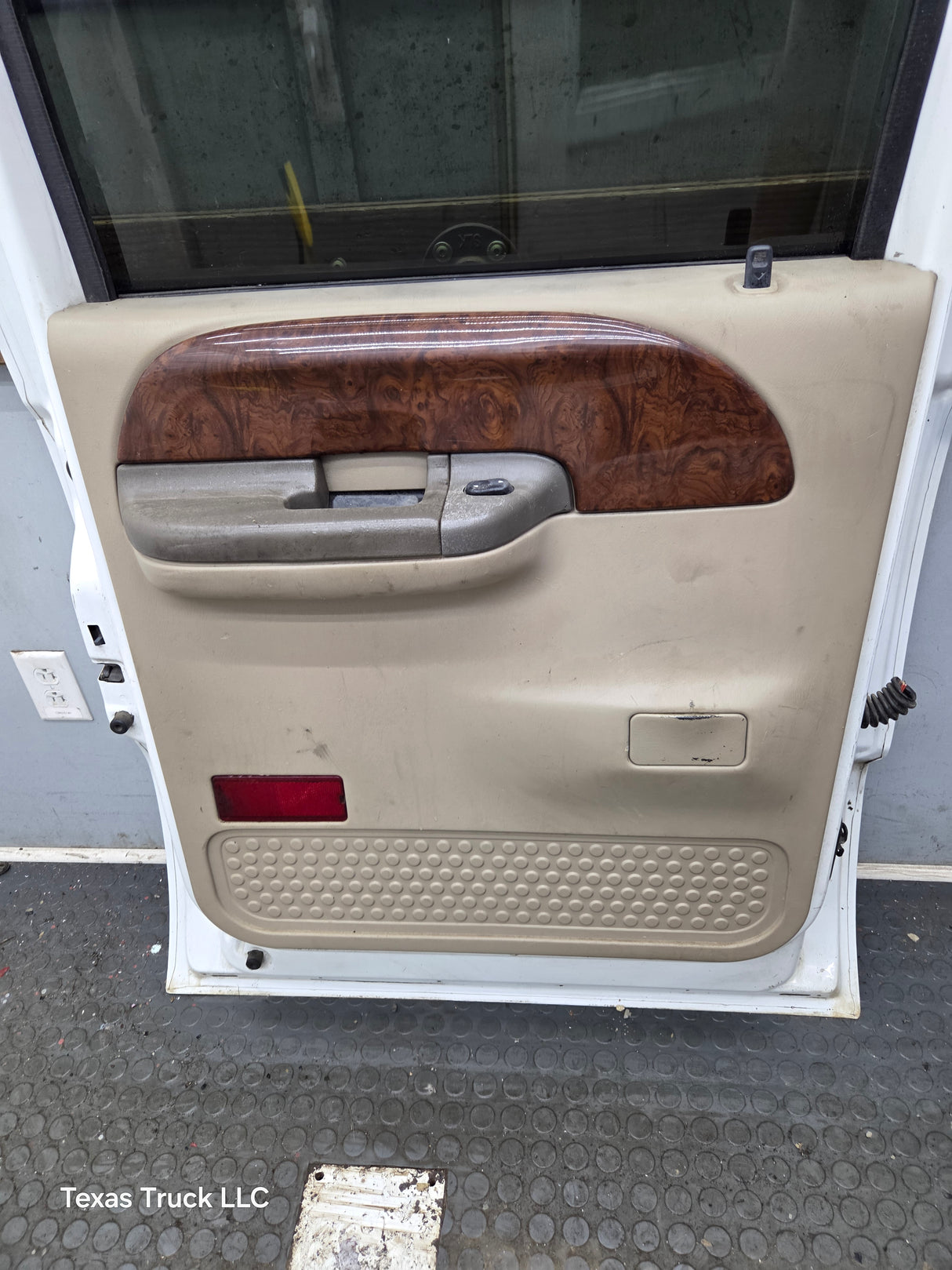 1999-2011 Ford Super Duty LH Driver Side Rear Crew Cab Door F250 F350 F450 F550