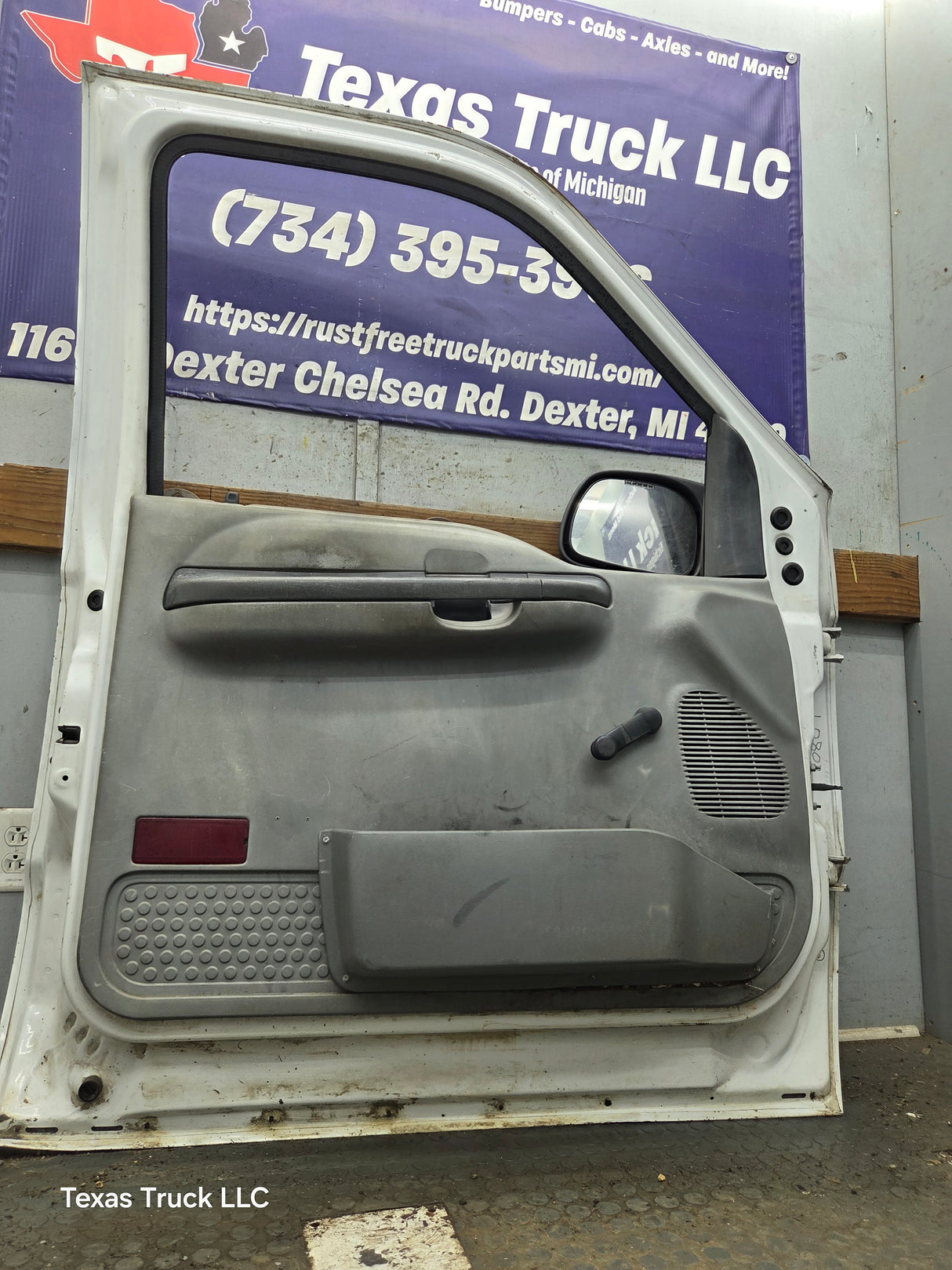 1999-2011 Ford Super Duty LH Driver Side Front Door F250 F350 F450 F550