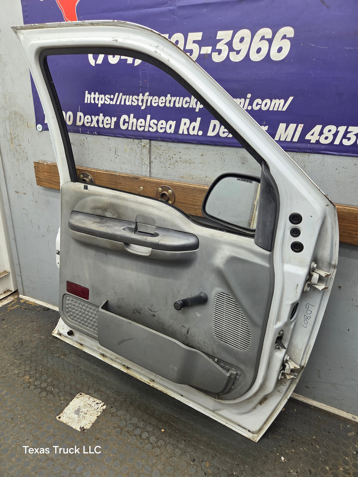 1999-2011 Ford Super Duty LH Driver Side Front Door F250 F350 F450 F550