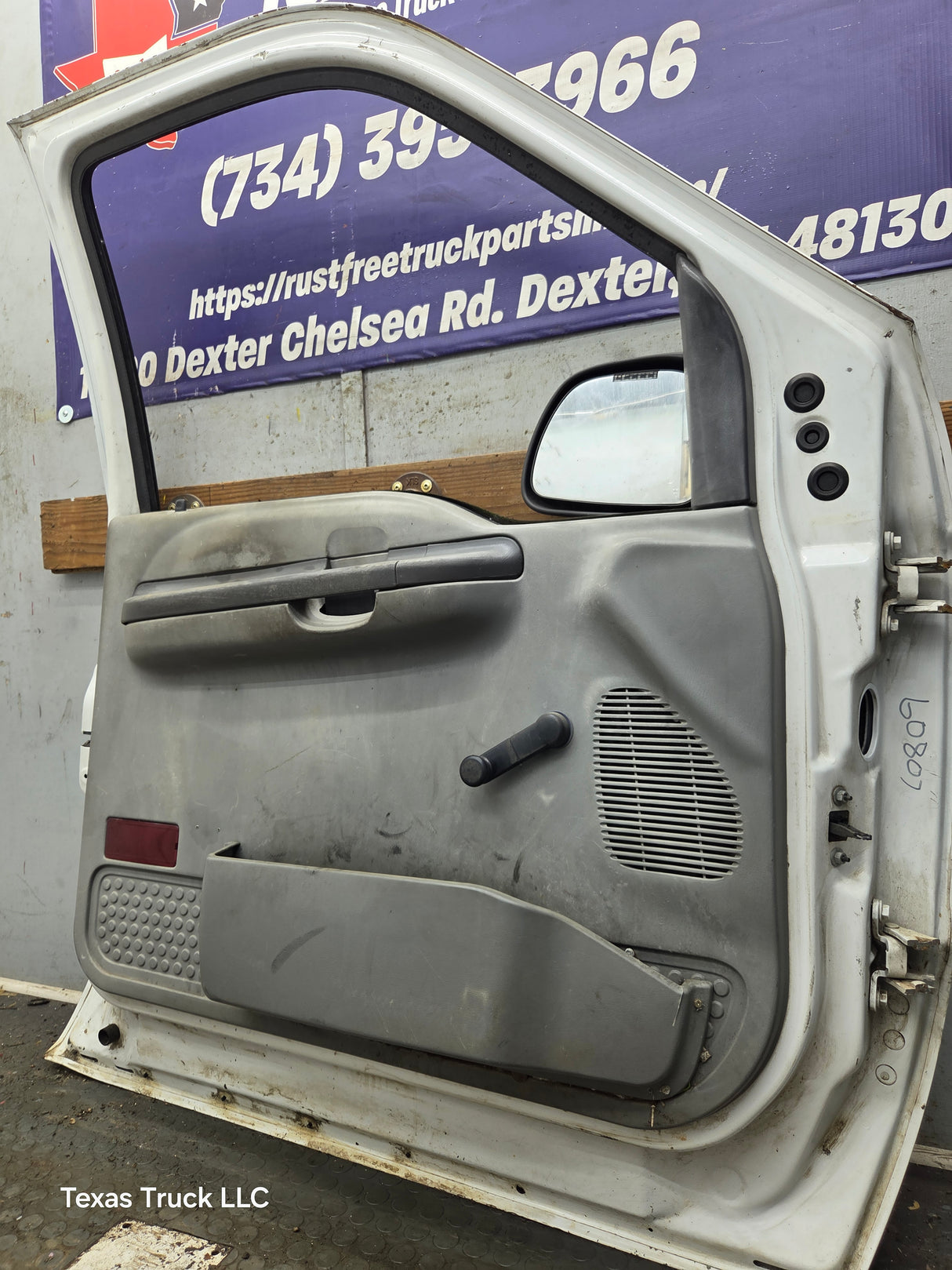 1999-2011 Ford Super Duty LH Driver Side Front Door F250 F350 F450 F550