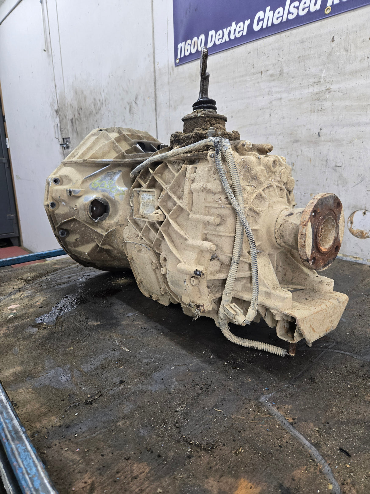 1999-2001 Ford Super Duty V10 6.8L 5.4L 4x4 ZF5 manual transmission 2wd F250 F350 F450 F550 74K MILES