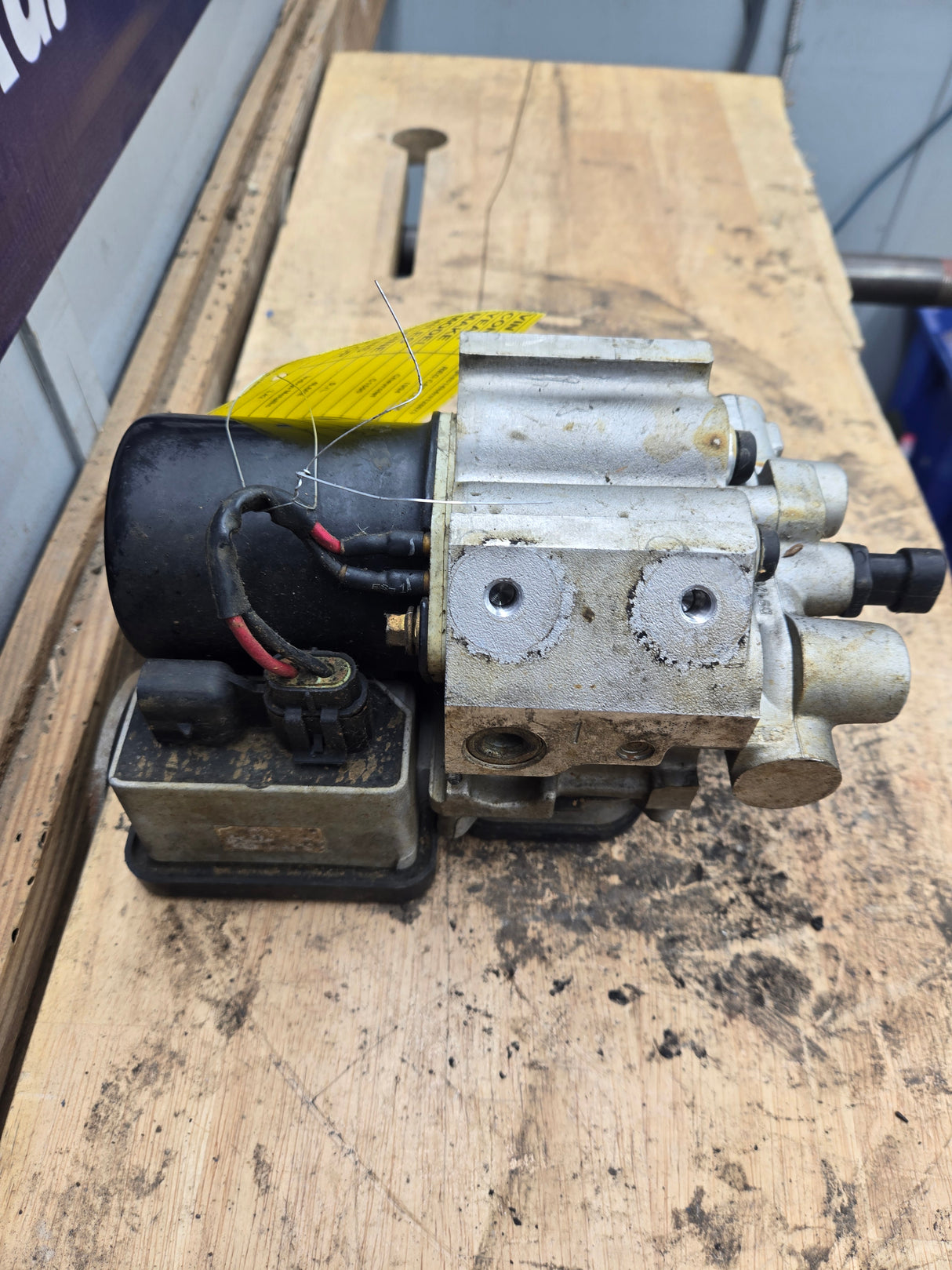 1994 Chevrolet Silverado C1500 ABS Pump Module Control Assembly