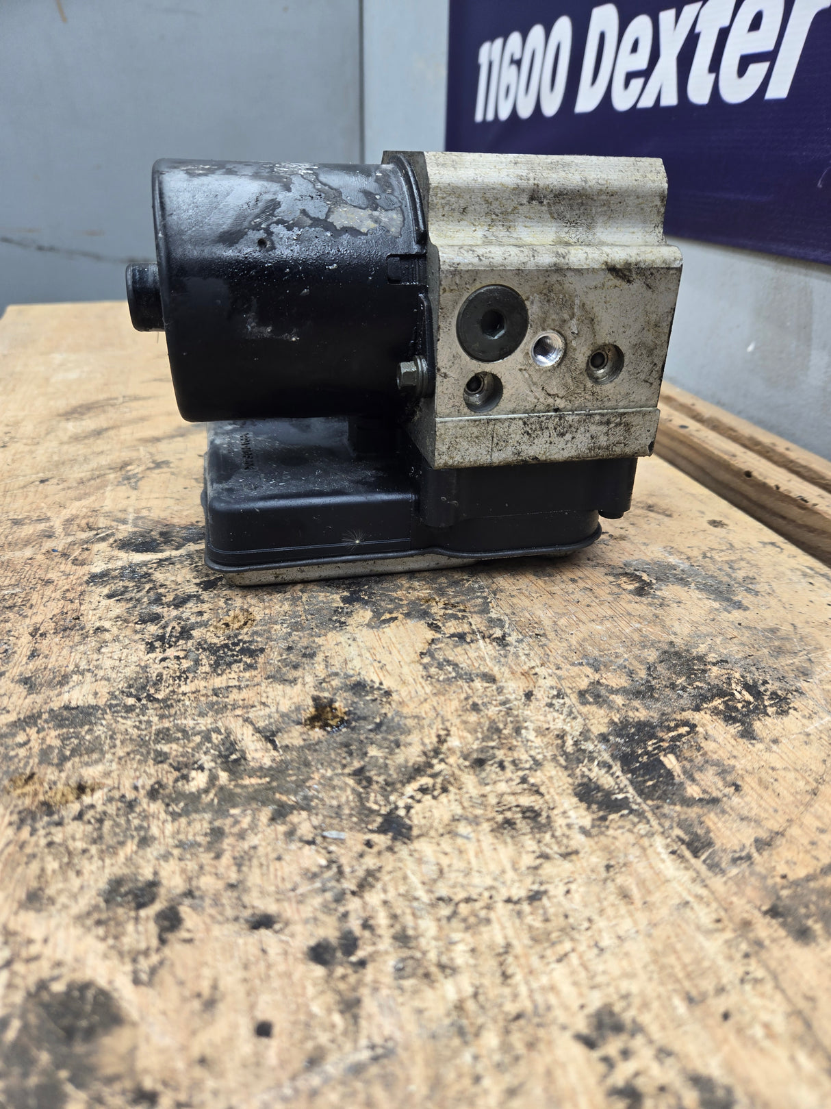2003-2006 Chevrolet Silverado GMC ABS Pump Module Control Assembly - 13567146