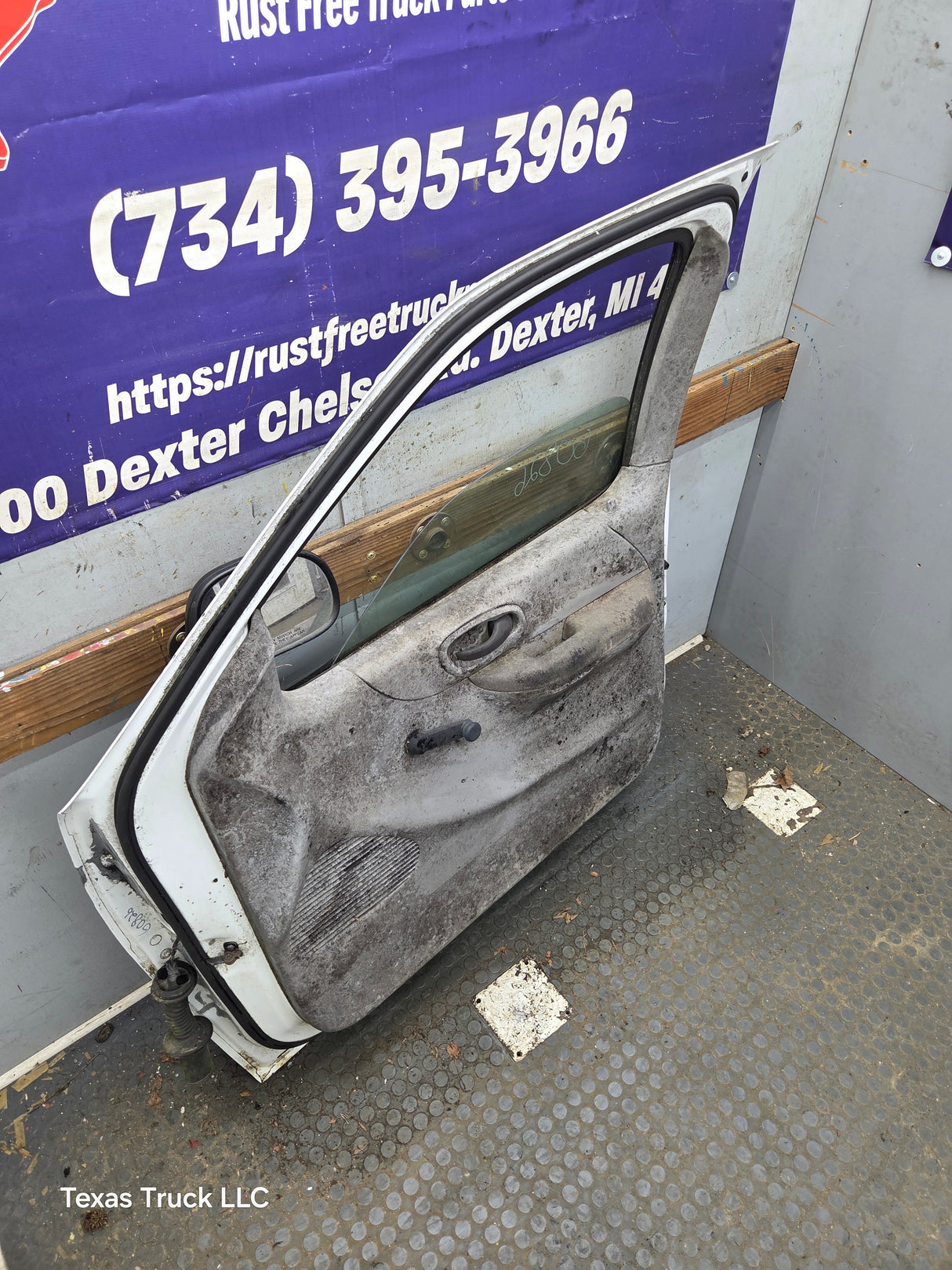 1997-2003 Ford F150 Extended / Regular Cab Passenger Side RH Front Door