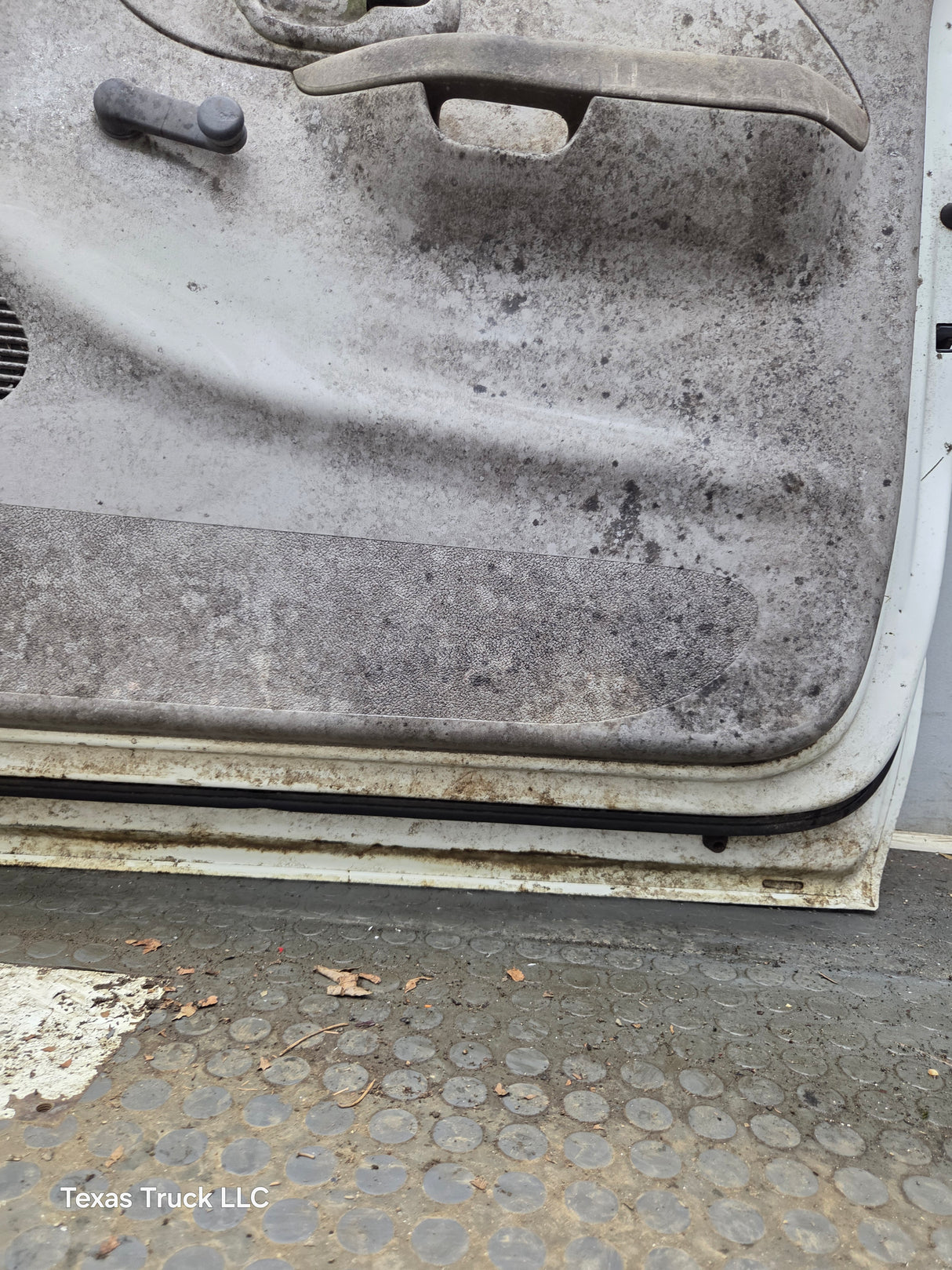 1997-2003 Ford F150 Extended / Regular Cab Passenger Side RH Front Door
