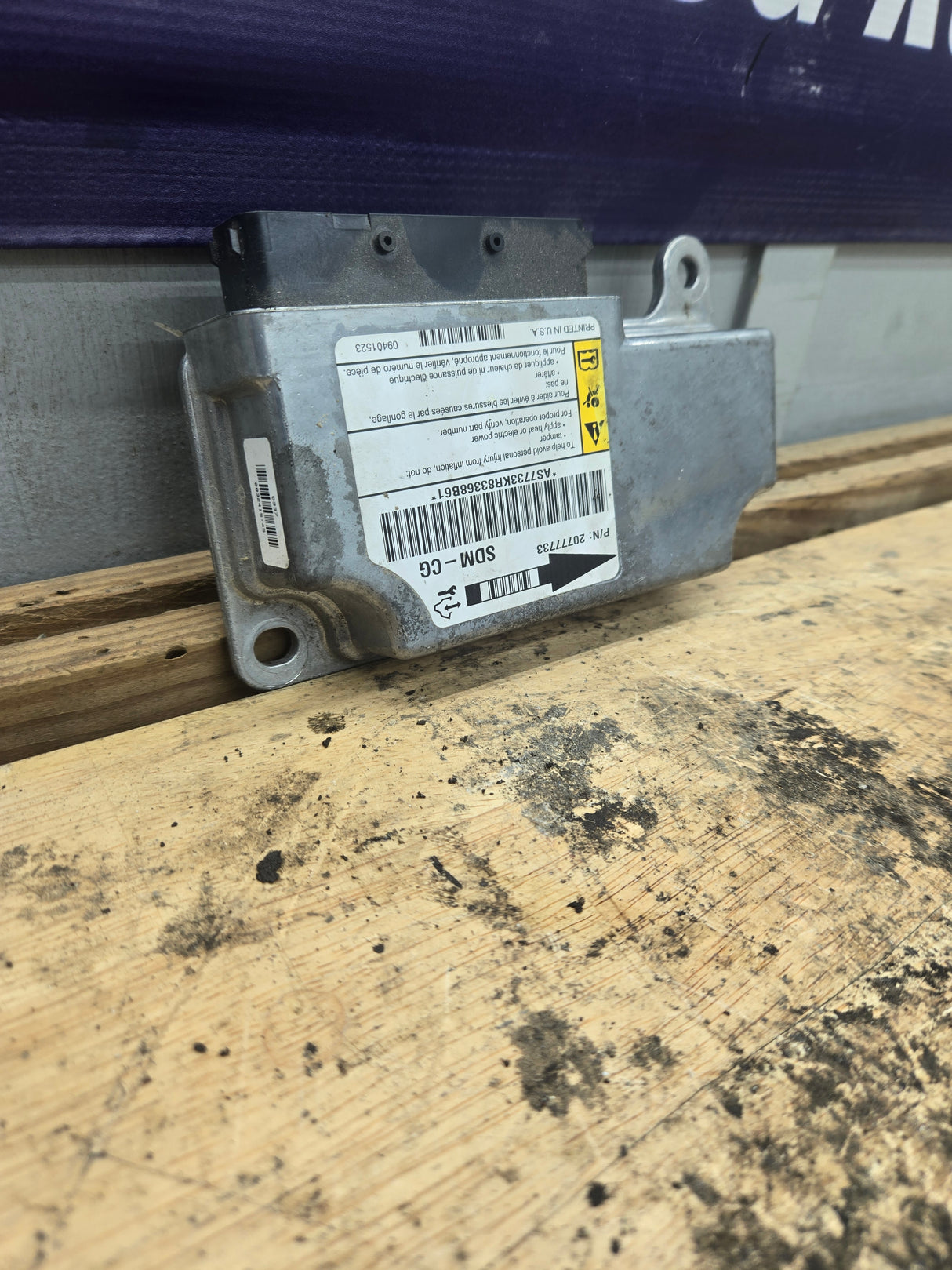 2009 Chevrolet Silverado GMC Sierra Restraint Control Module / 20777733