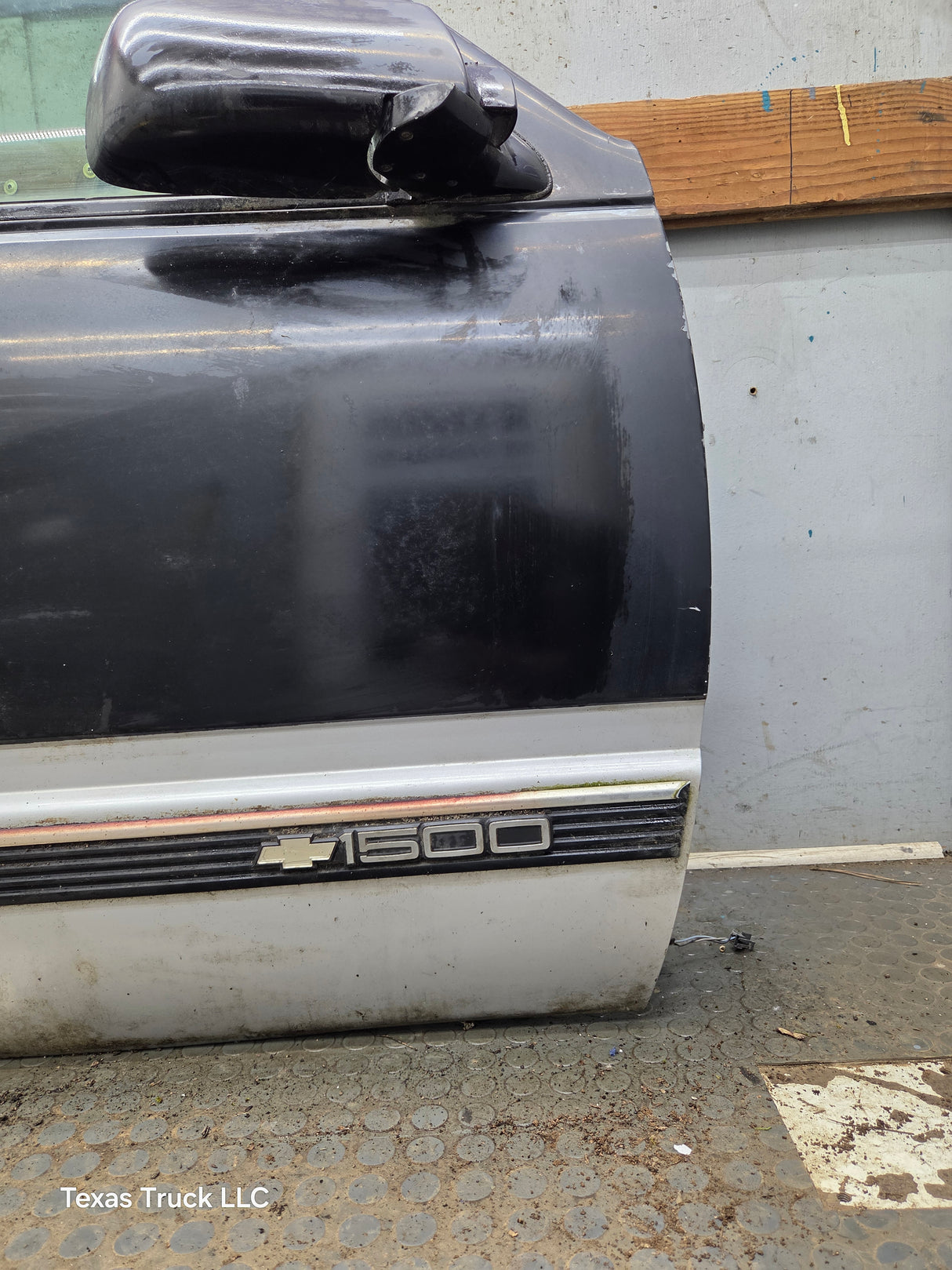 1988-2000 Chevrolet Silverado Suburban GMC Sierra RH Front Passenger Door