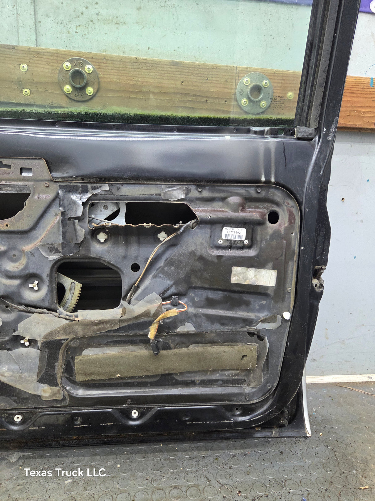 1988-2000 Chevrolet Silverado Suburban GMC Sierra RH Front Passenger Door
