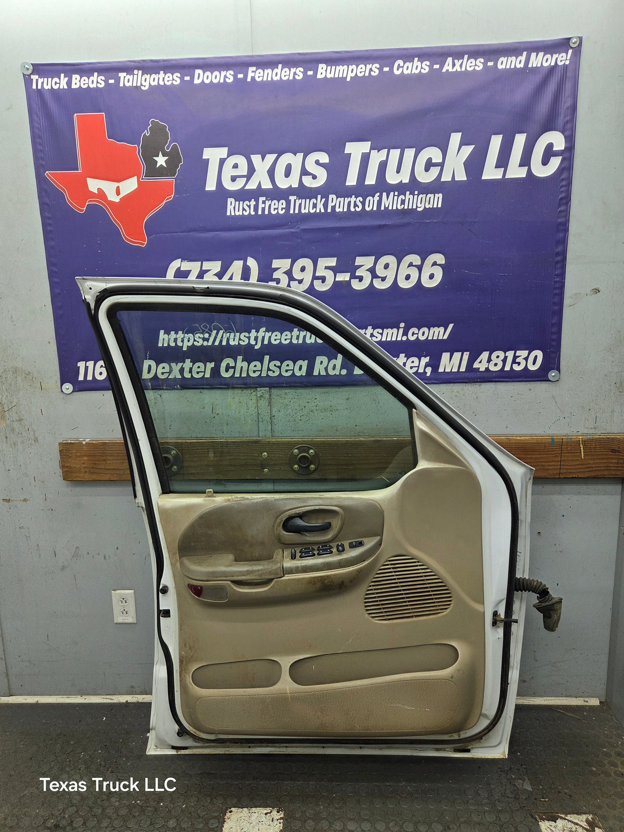1997-2003 Ford F150 Crew Cab Driver Side LH Front Door