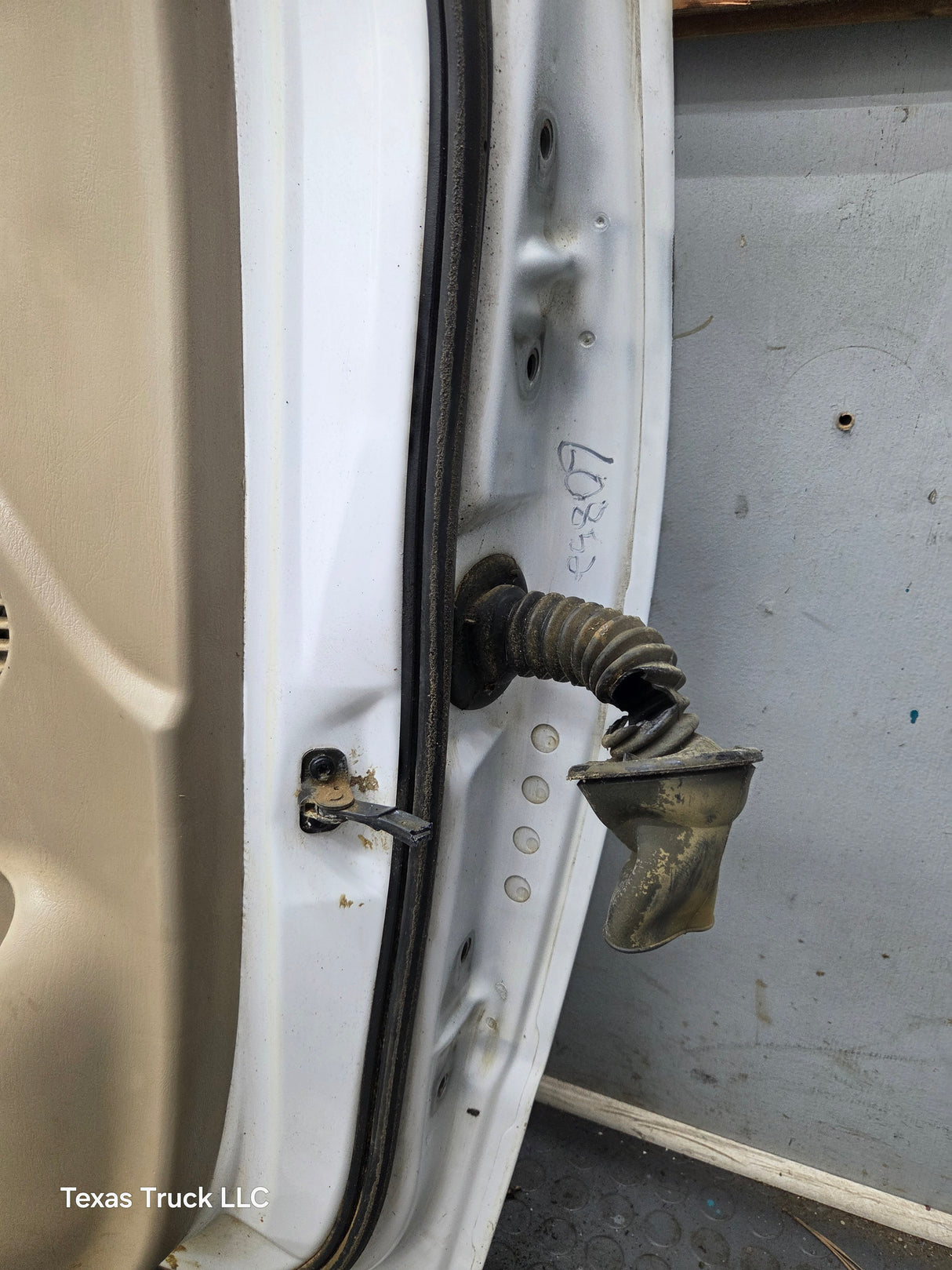 1997-2003 Ford F150 Crew Cab Driver Side LH Front Door