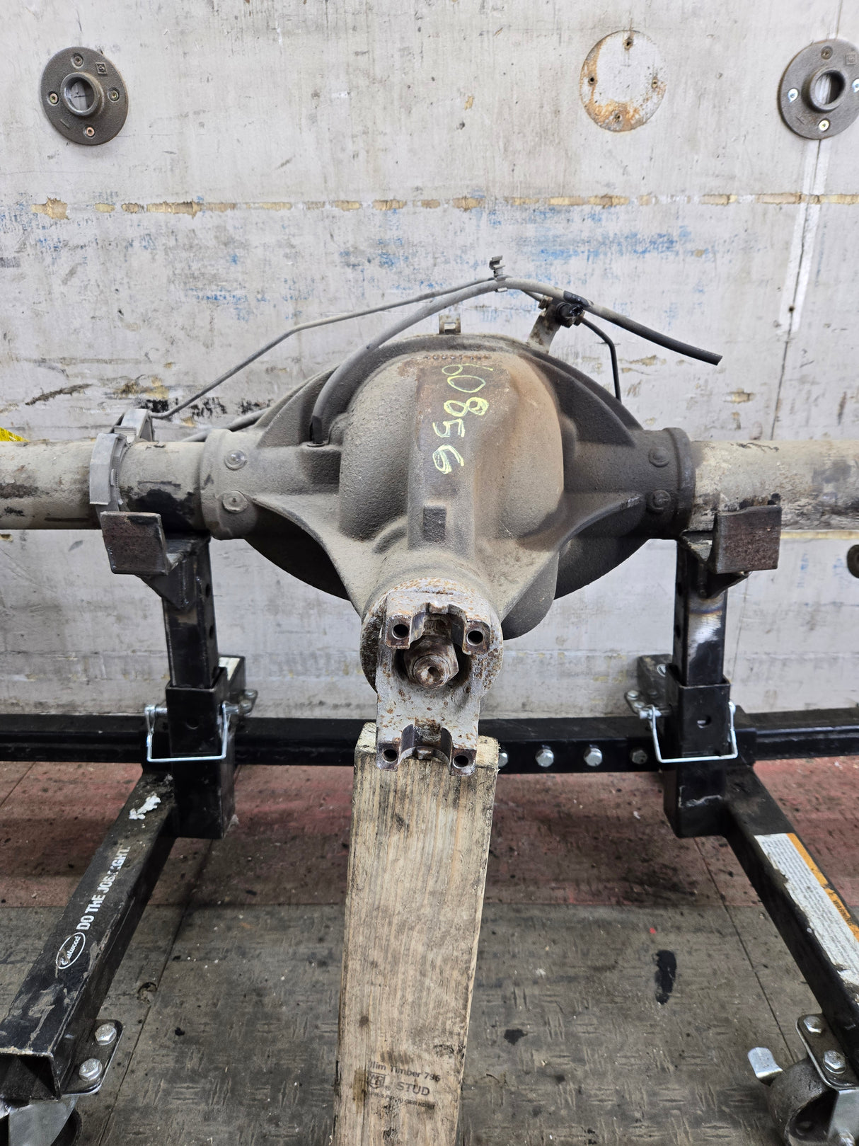 2005-2007 Chevrolet Silverado GMC Sierra 1500 3.23 Rear Axle