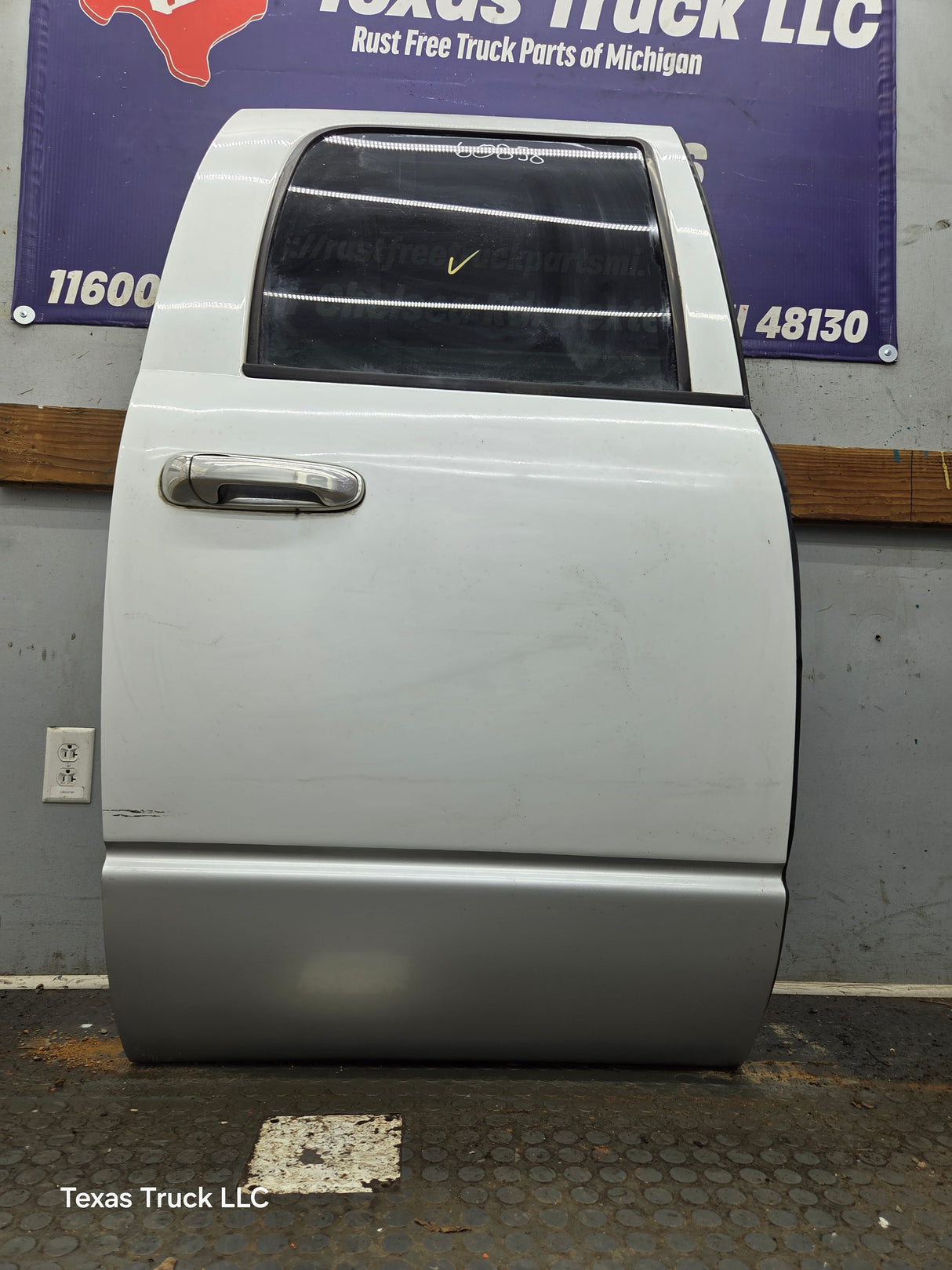 2003-2008 Dodge Ram 3rd Gen RH Passenger Side Rear Quad Cab Door 1500 2500 3500 4500 5500