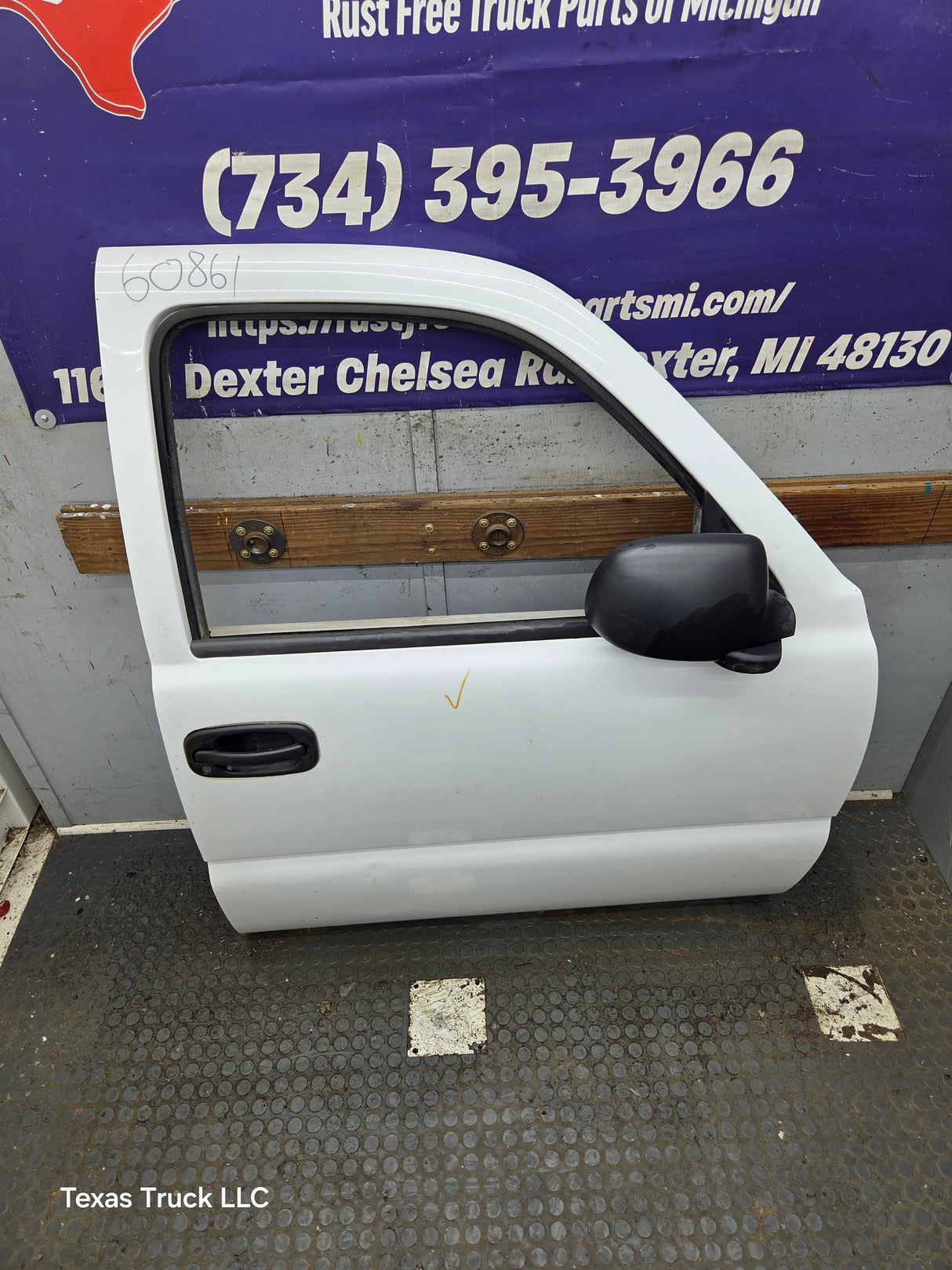 1999-2006 Chevrolet Silverado / GMC Sierra 1500 2500 3500 HD Front Passenger side Door RH