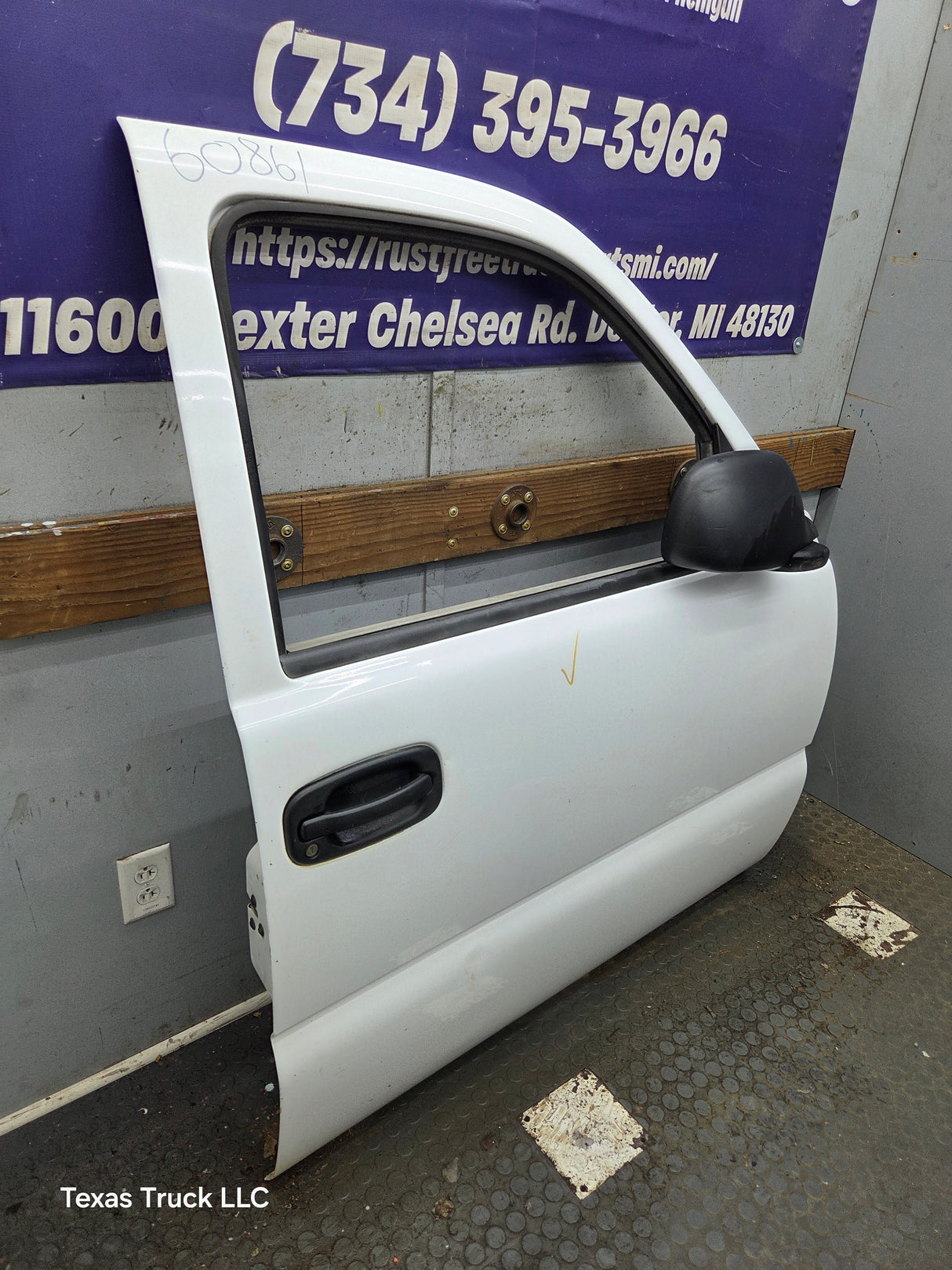 1999-2006 Chevrolet Silverado / GMC Sierra 1500 2500 3500 HD Front Passenger side Door RH