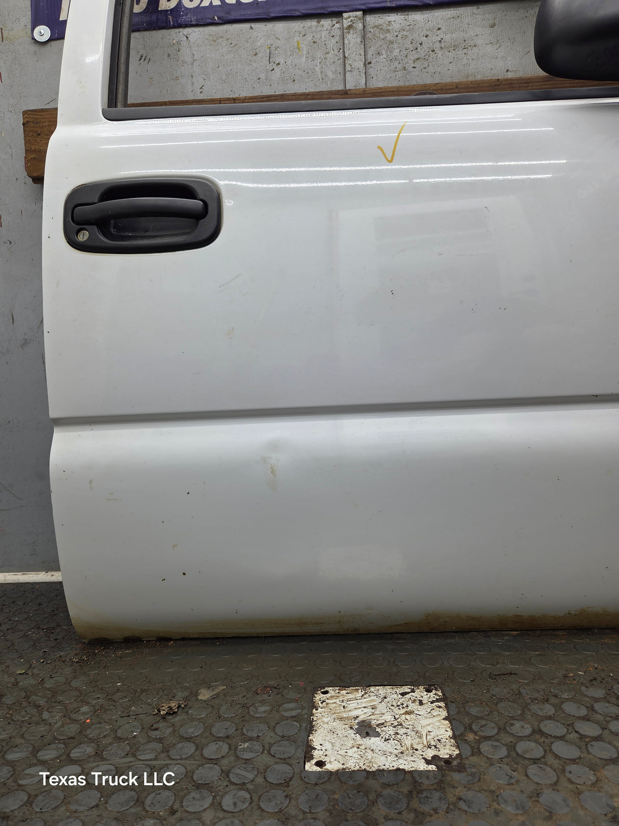 1999-2006 Chevrolet Silverado / GMC Sierra 1500 2500 3500 HD Front Passenger side Door RH