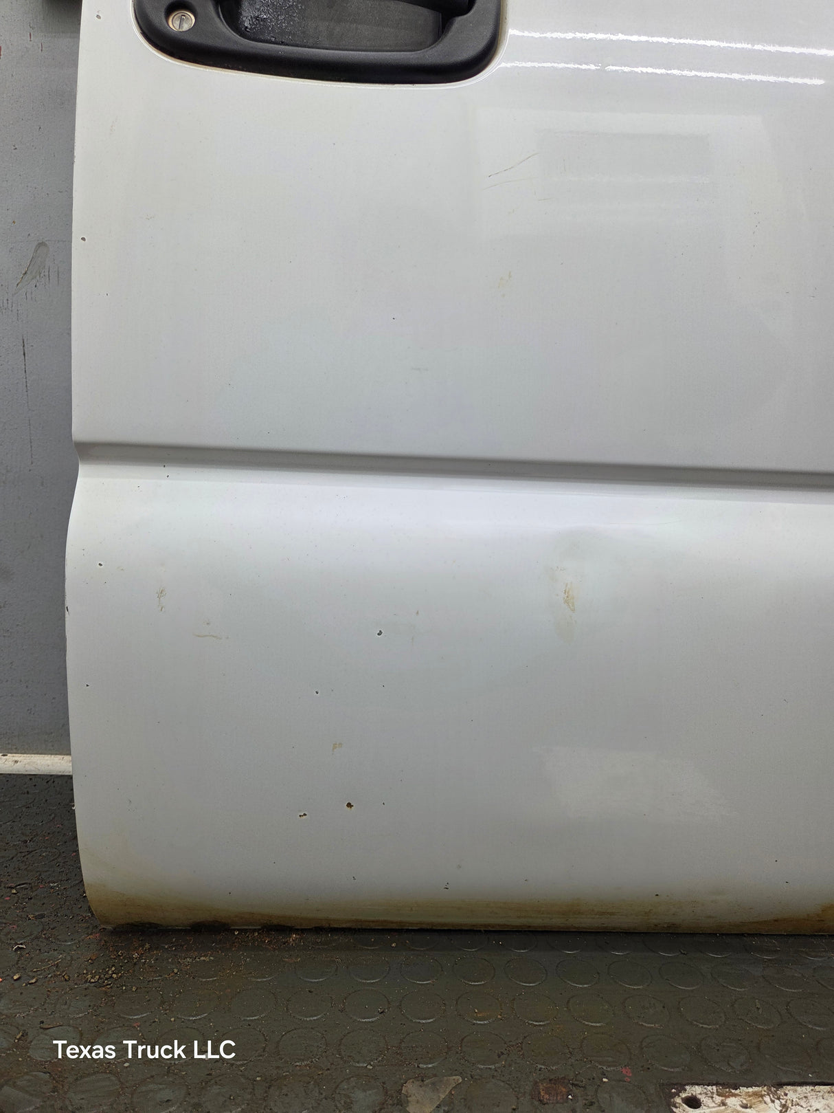 1999-2006 Chevrolet Silverado / GMC Sierra 1500 2500 3500 HD Front Passenger side Door RH