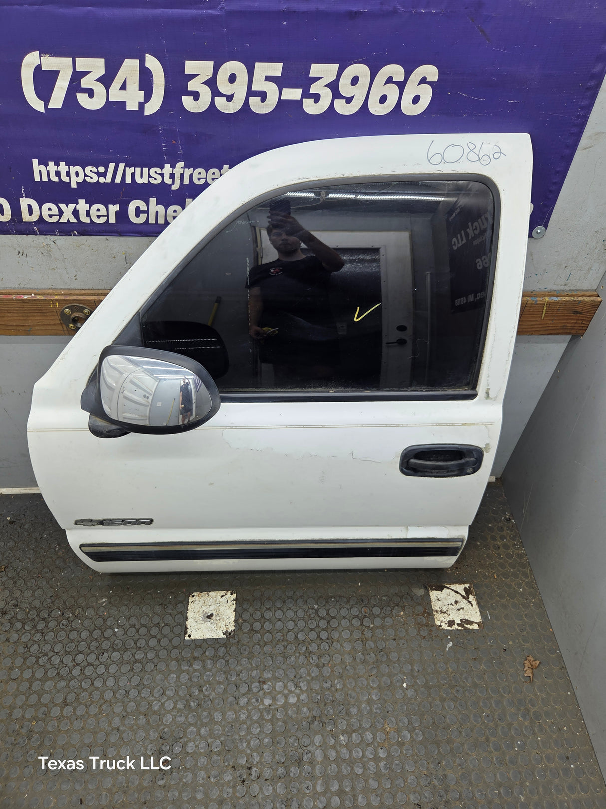 1999-2006 Chevrolet Silverado / GMC Sierra 1500 2500 3500 HD Front Driver Side Door LH