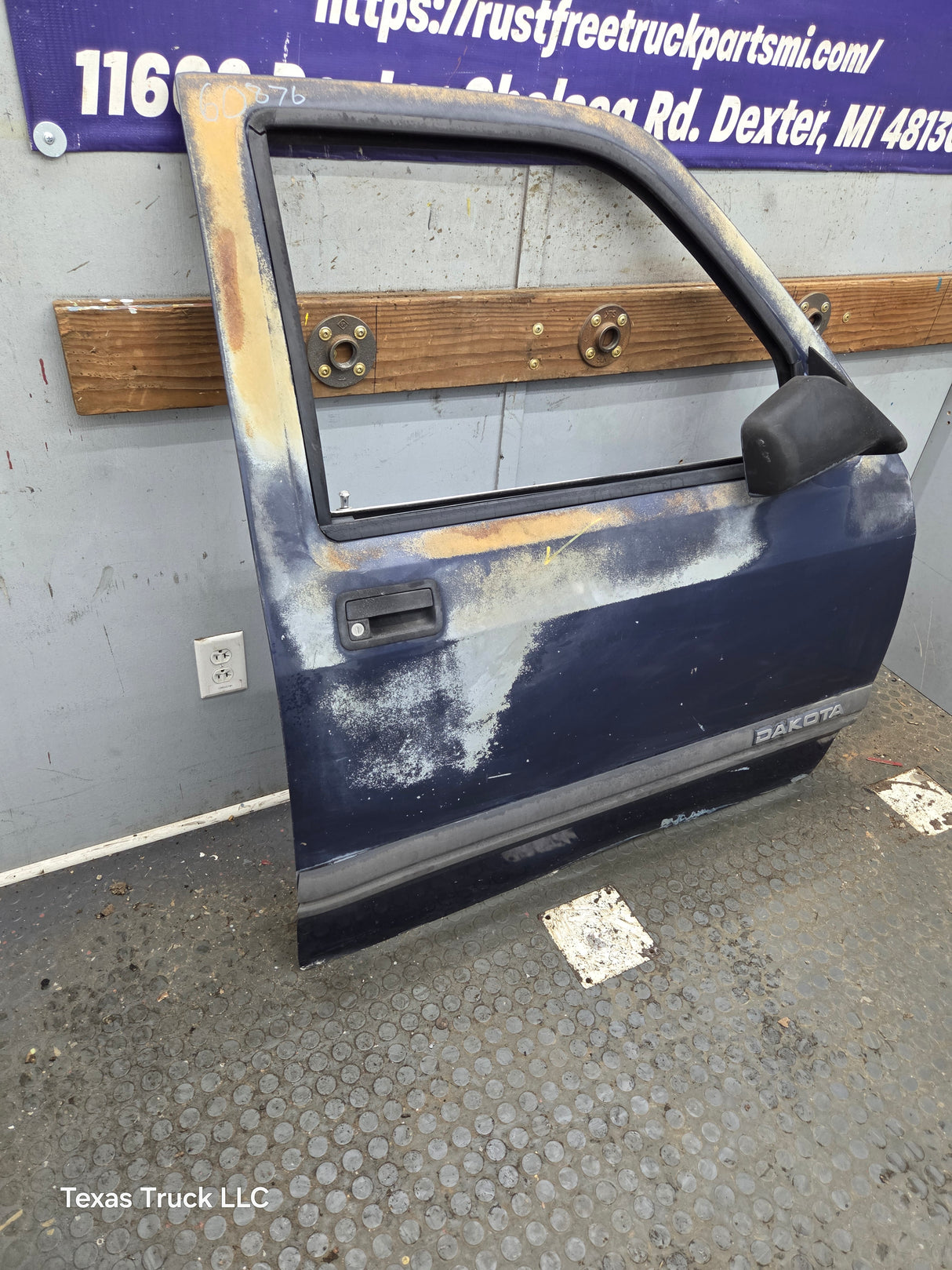 1992-1996 Dodge Dakota RH Passenger Side Front Door