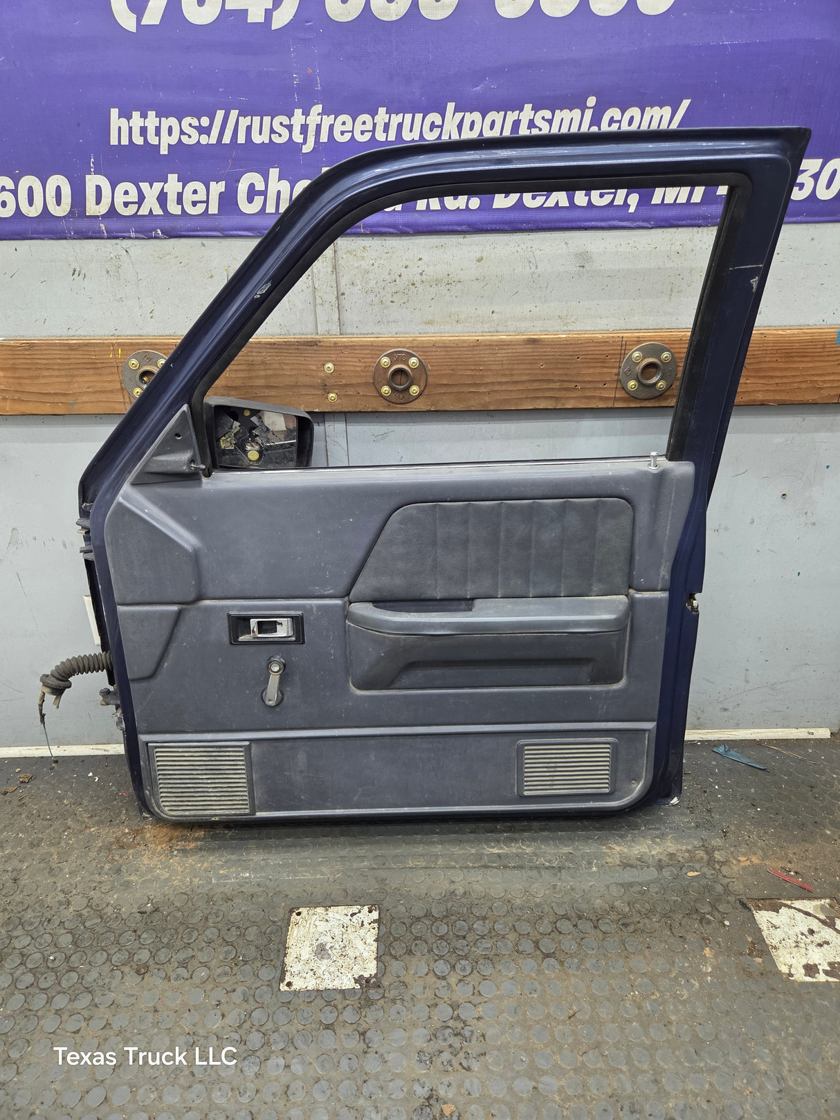 1992-1996 Dodge Dakota RH Passenger Side Front Door