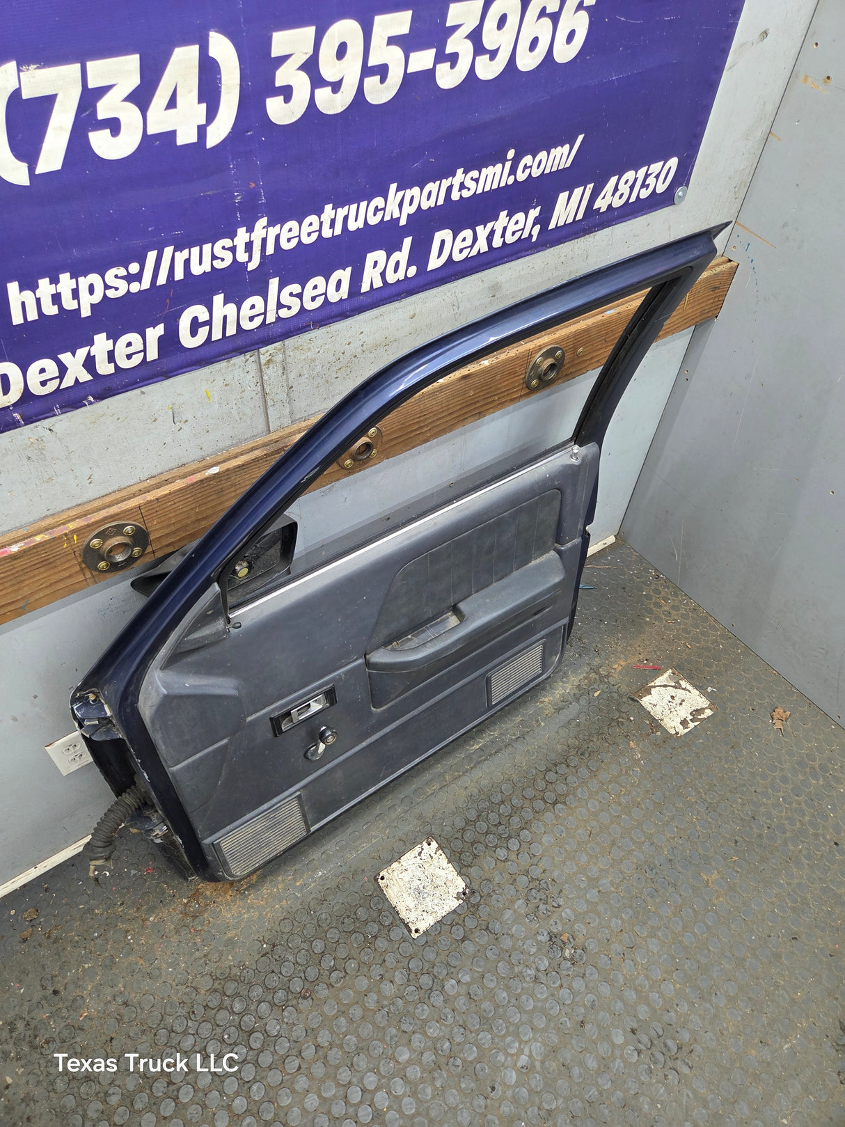 1992-1996 Dodge Dakota RH Passenger Side Front Door