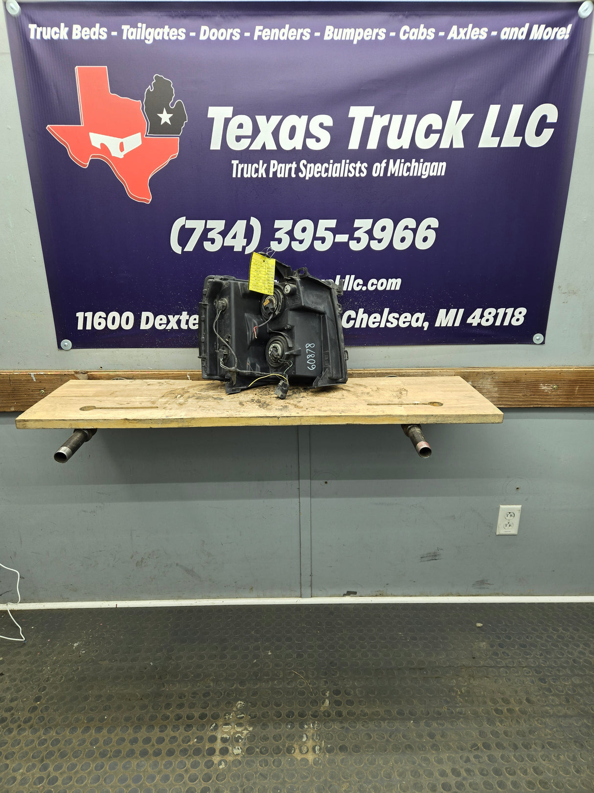 2007-2013 Chevrolet Silverado 1500 2500 3500 LH Driver Side Halogen Headlight