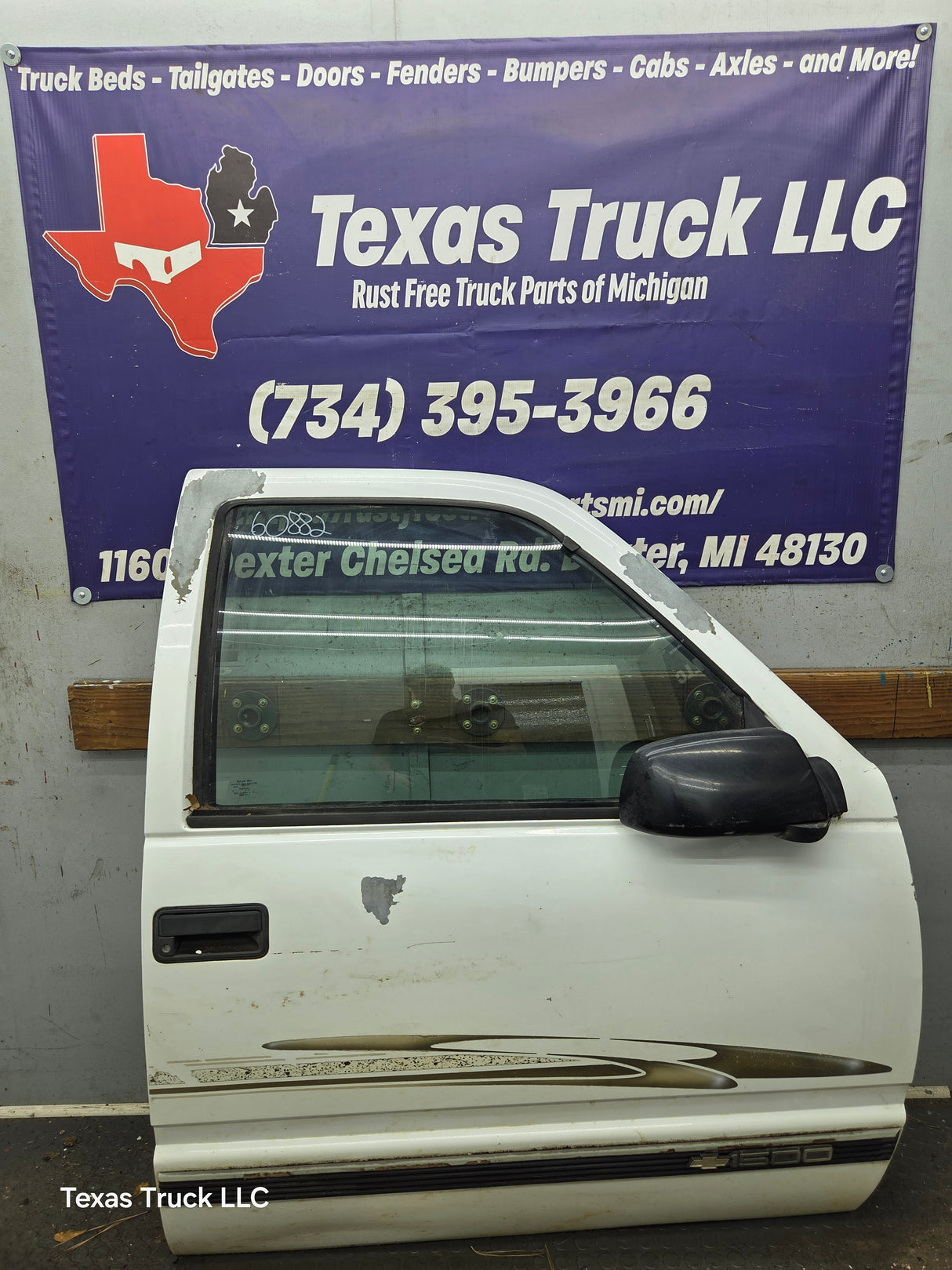 1988-2000 Chevrolet Silverado Suburban GMC Sierra RH Front Passenger Door