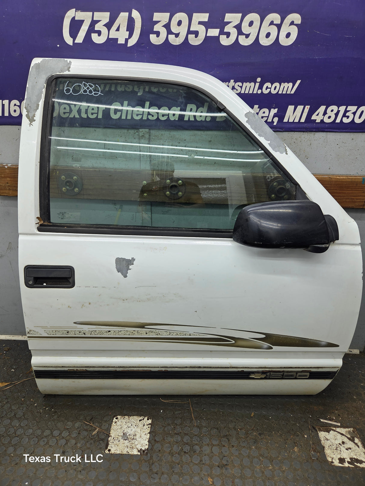 1988-2000 Chevrolet Silverado Suburban GMC Sierra RH Front Passenger Door