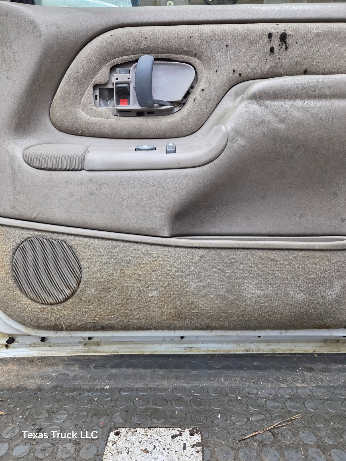 1988-2000 Chevrolet Silverado Suburban GMC Sierra RH Front Passenger Door