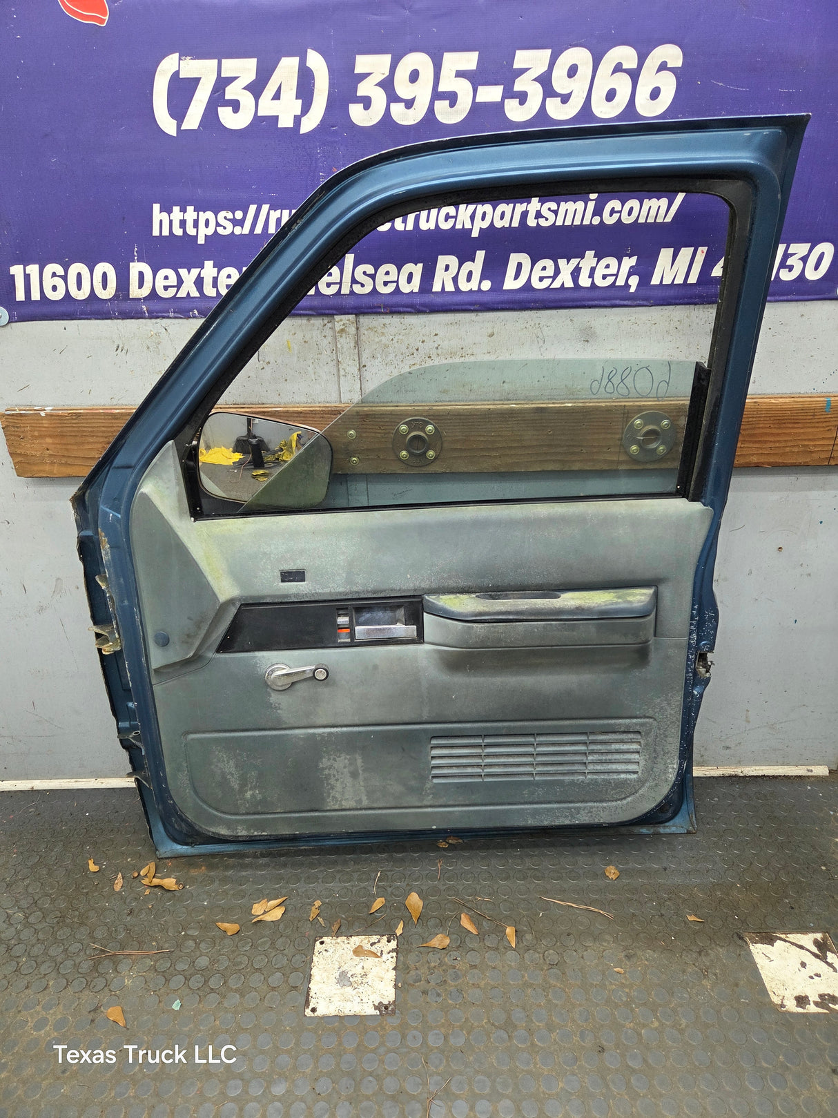 1988-2000 Chevrolet Silverado Suburban GMC Sierra RH Front Passenger Door