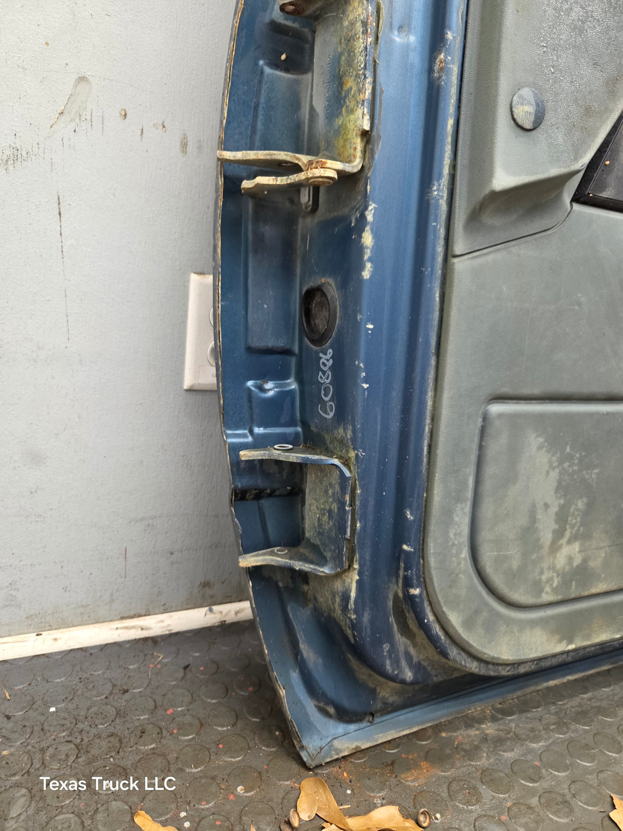 1988-2000 Chevrolet Silverado Suburban GMC Sierra RH Front Passenger Door