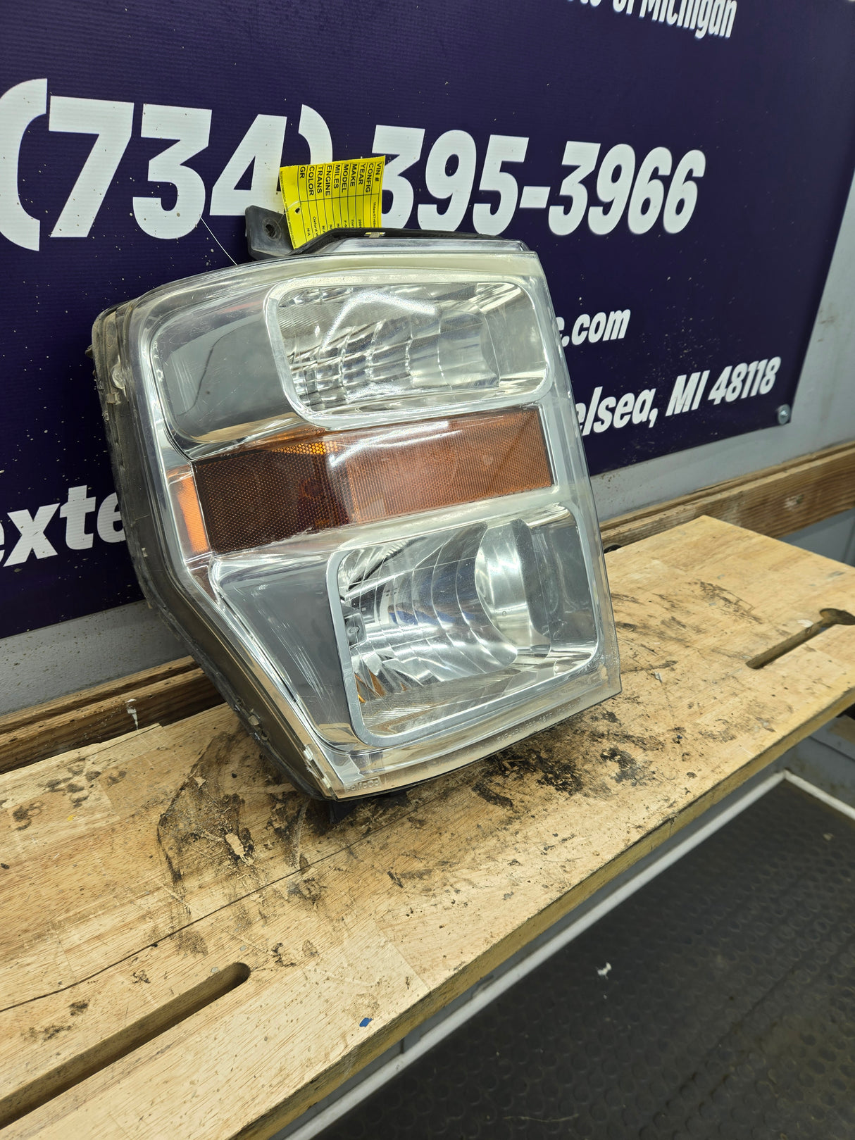 2008-2010 Ford Super Duty F250 F350 F450 F550 RH Passenger Side Composite Head Light 8C24-13005-A