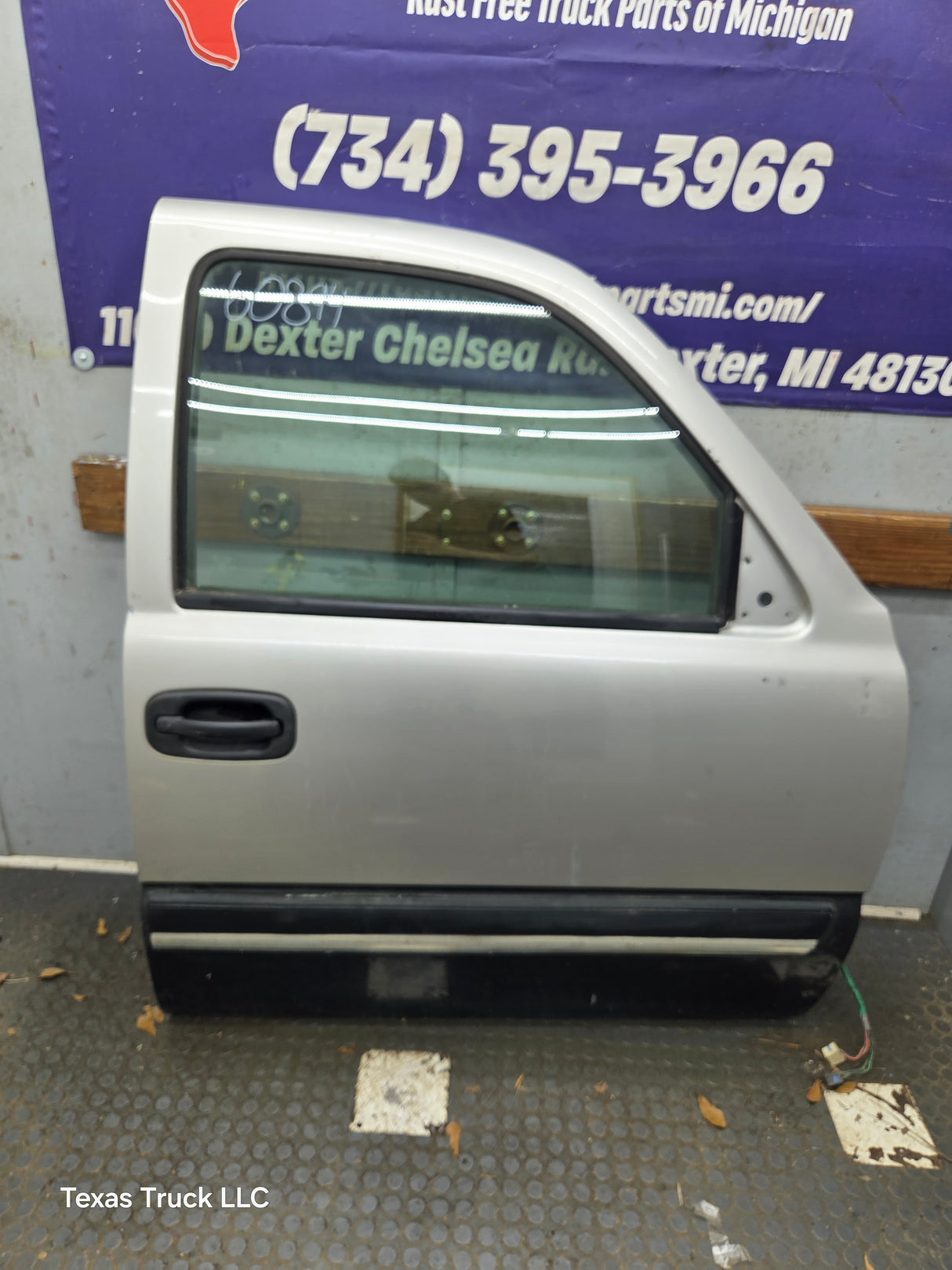 1999-2006 Chevrolet Silverado / GMC Sierra 1500 2500 3500 HD Front Passenger side Door RH