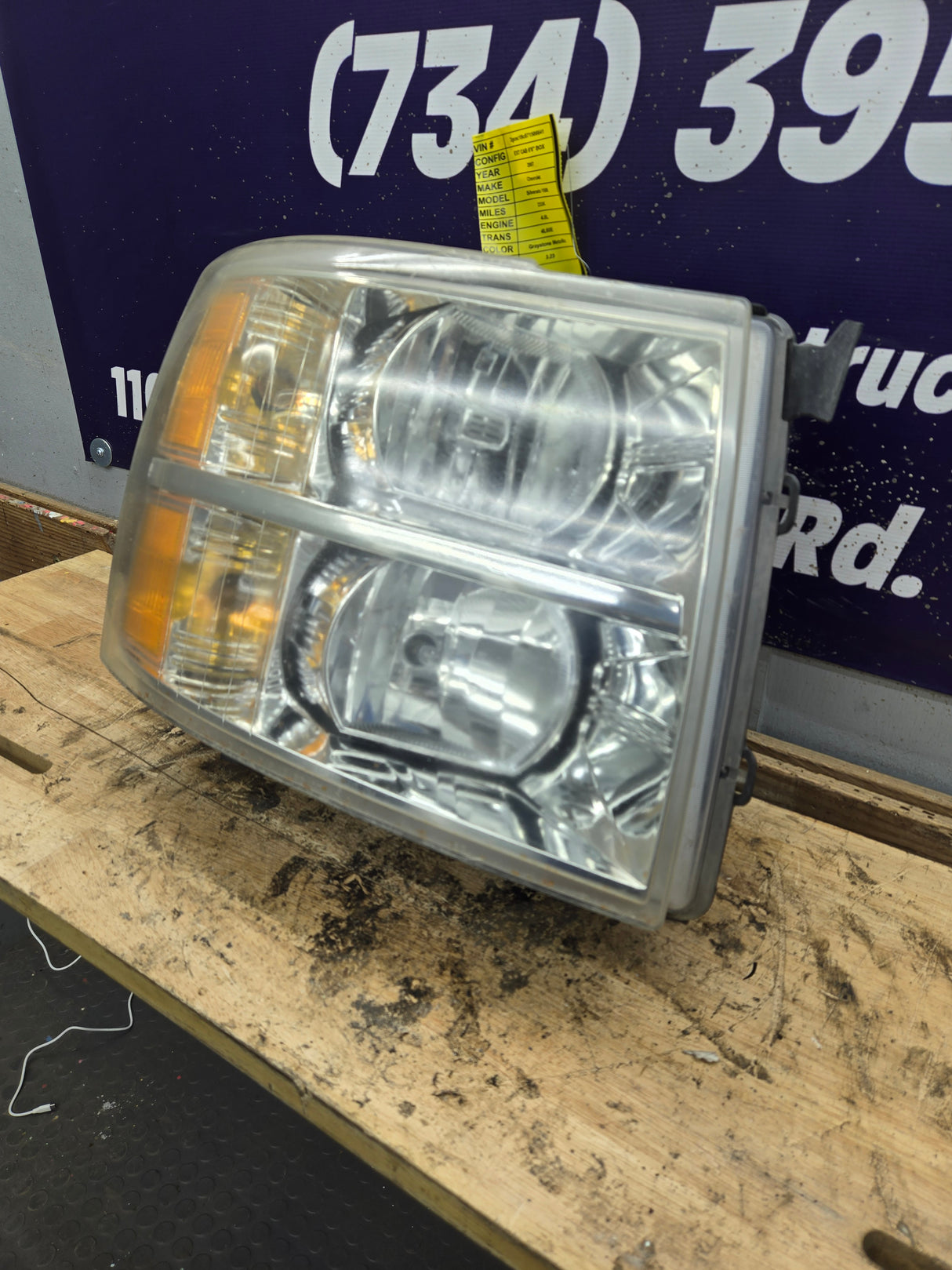 2007-2013 Chevrolet Silverado 1500 2500 3500 RH Passenger Side Halogen Headlight 25798851