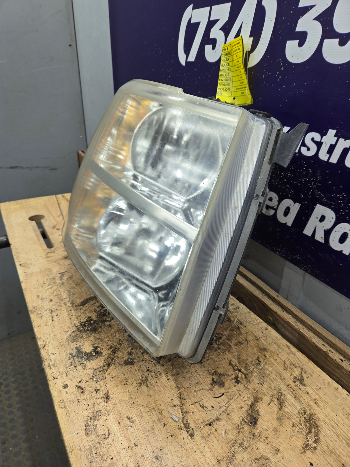 2007-2013 Chevrolet Silverado 1500 2500 3500 RH Passenger Side Halogen Headlight 25798851