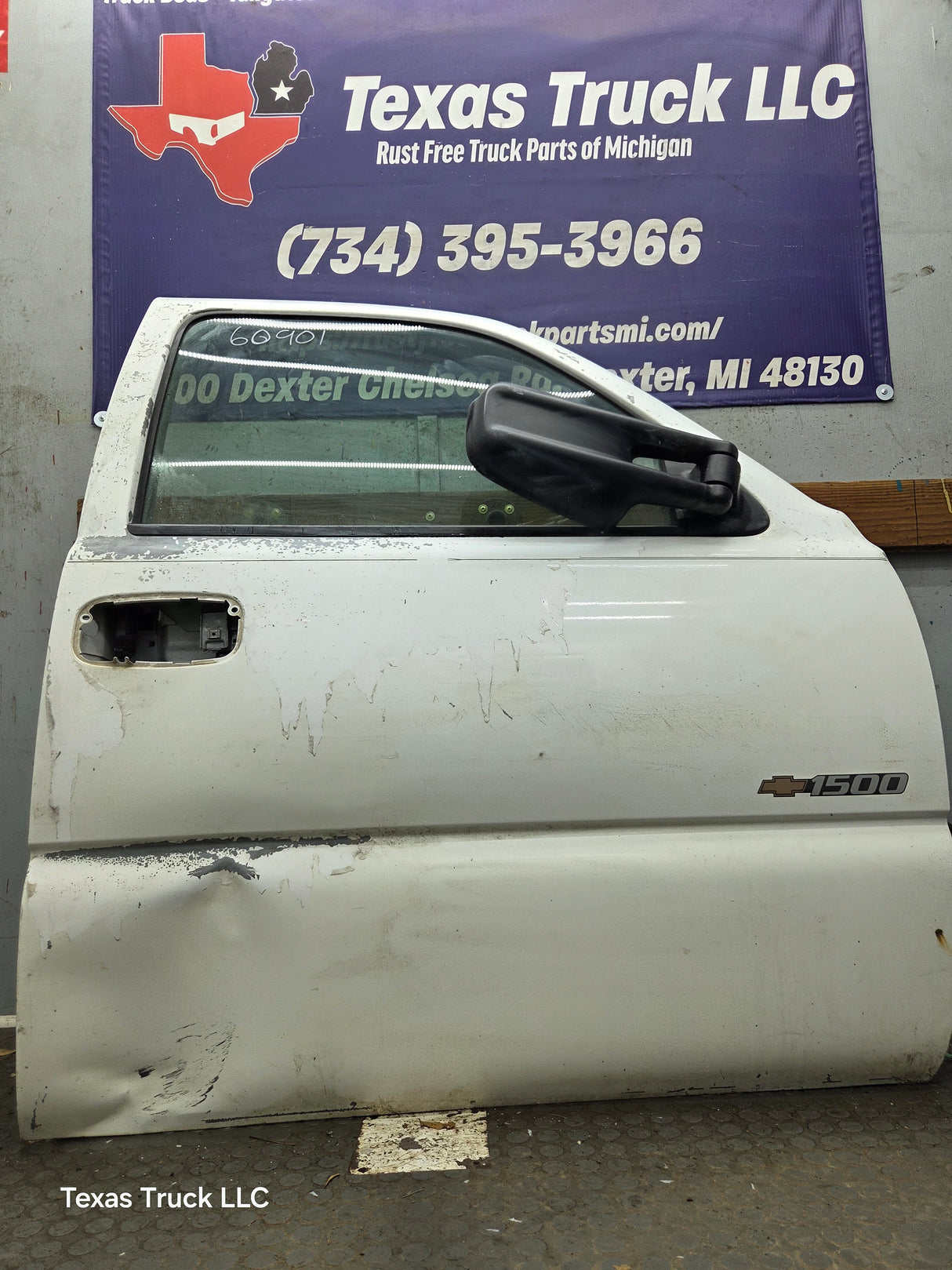 1999-2006 Chevrolet Silverado / GMC Sierra 1500 2500 3500 HD Front Passenger side Door RH