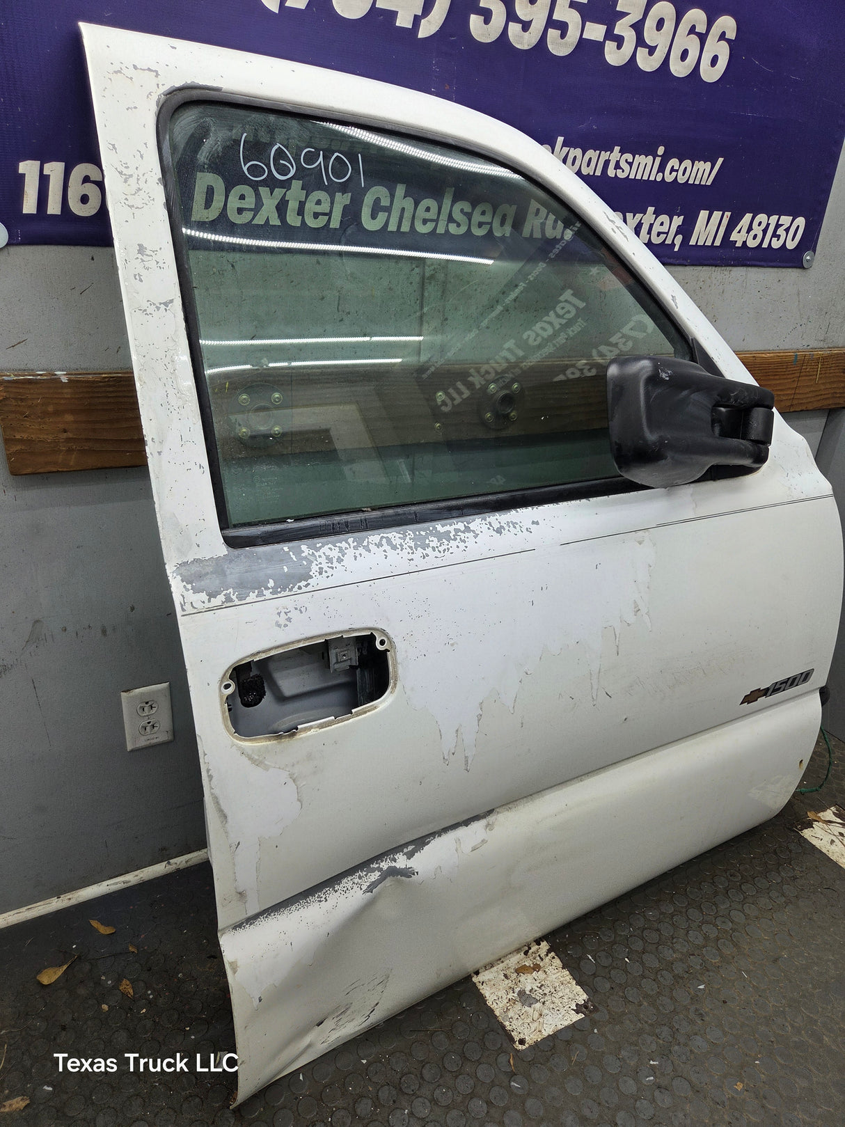1999-2006 Chevrolet Silverado / GMC Sierra 1500 2500 3500 HD Front Passenger side Door RH