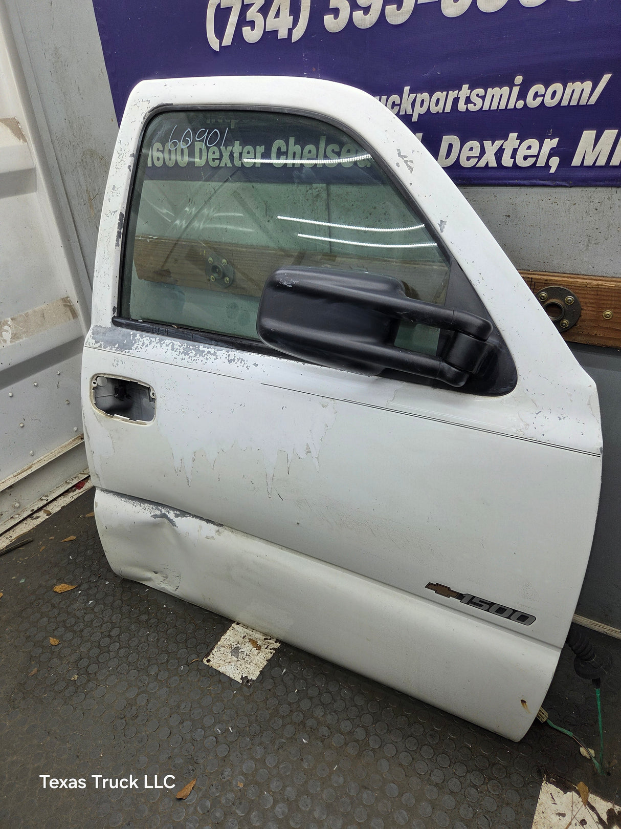 1999-2006 Chevrolet Silverado / GMC Sierra 1500 2500 3500 HD Front Passenger side Door RH
